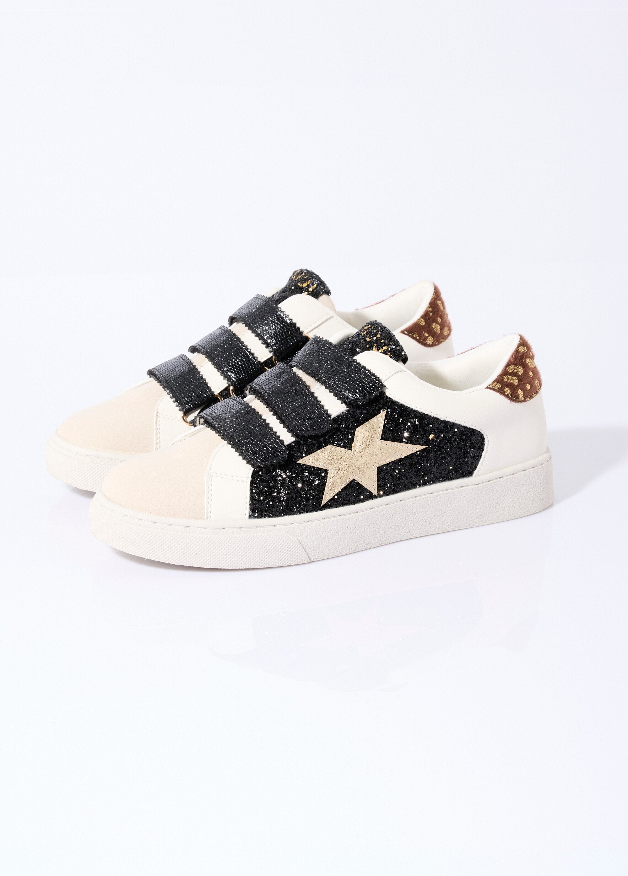 Trendy_multi-material_sneakers_with_Velcro_Beige_and_black_DE1_slim