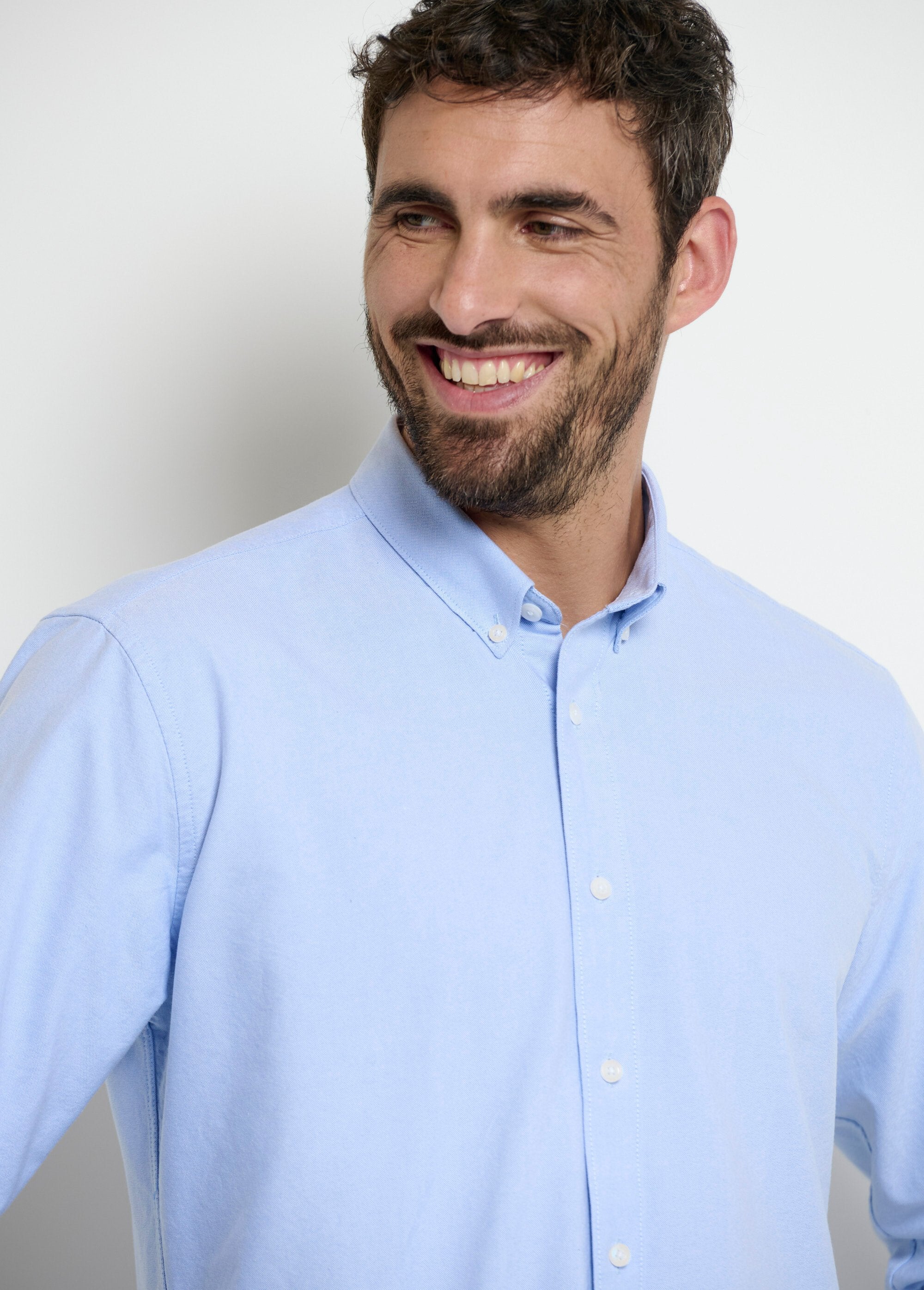 Classic_Oxford_button-down_collar_shirt_Blue_DE1_slim