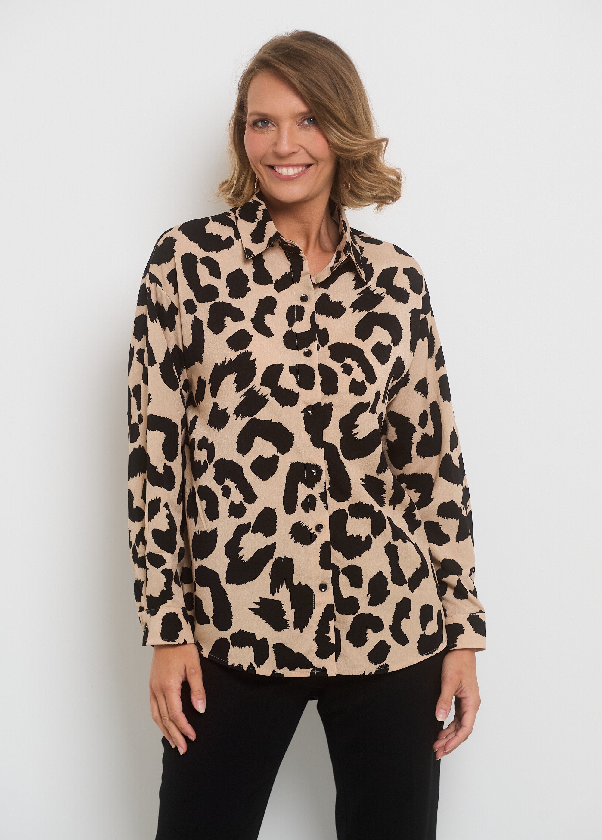 Stylish_leopard_print_blouse_Beige_and_black_FA1_slim