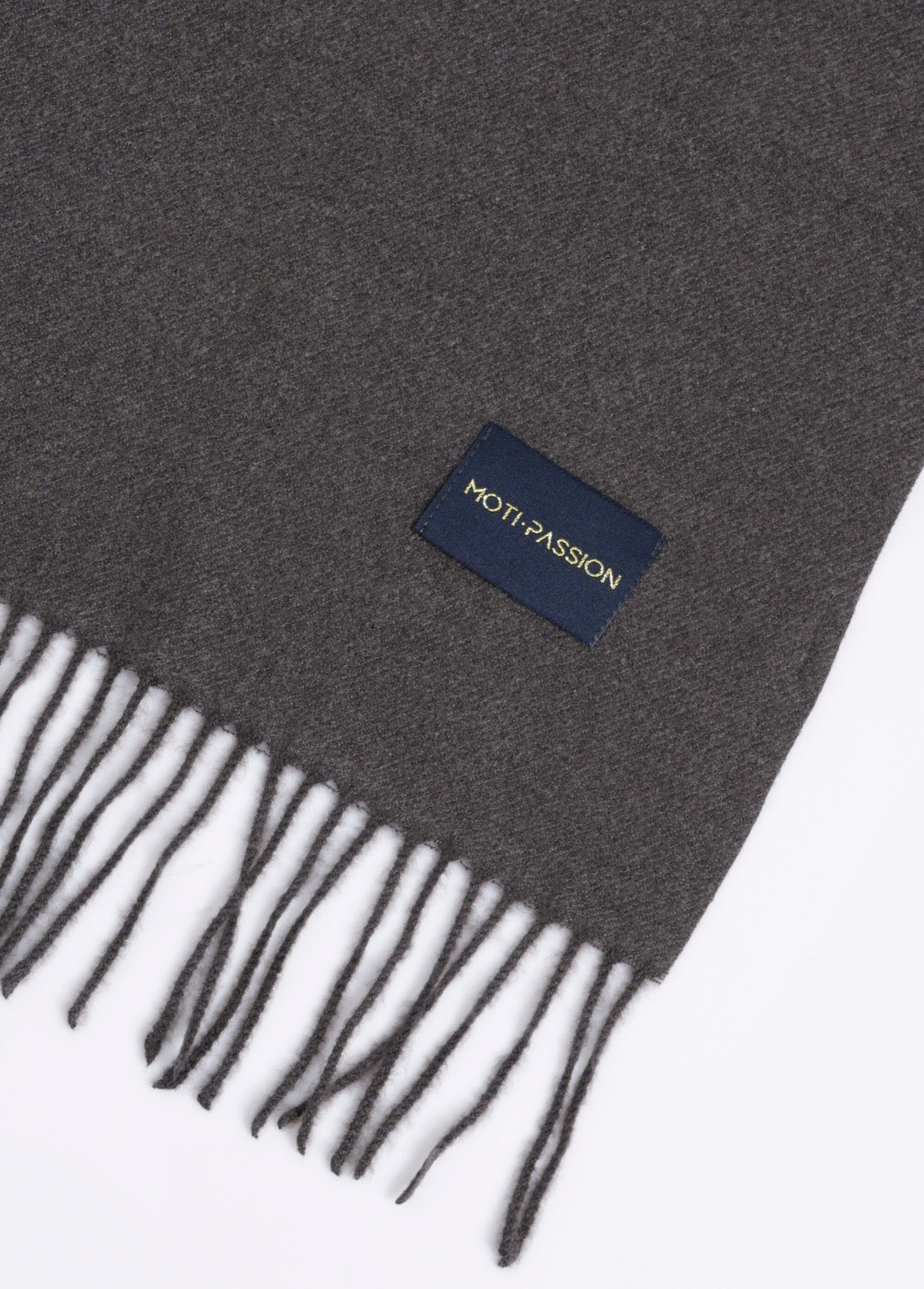 Classic_fringed_scarf_with_wool_Dark_gray_DE1_slim