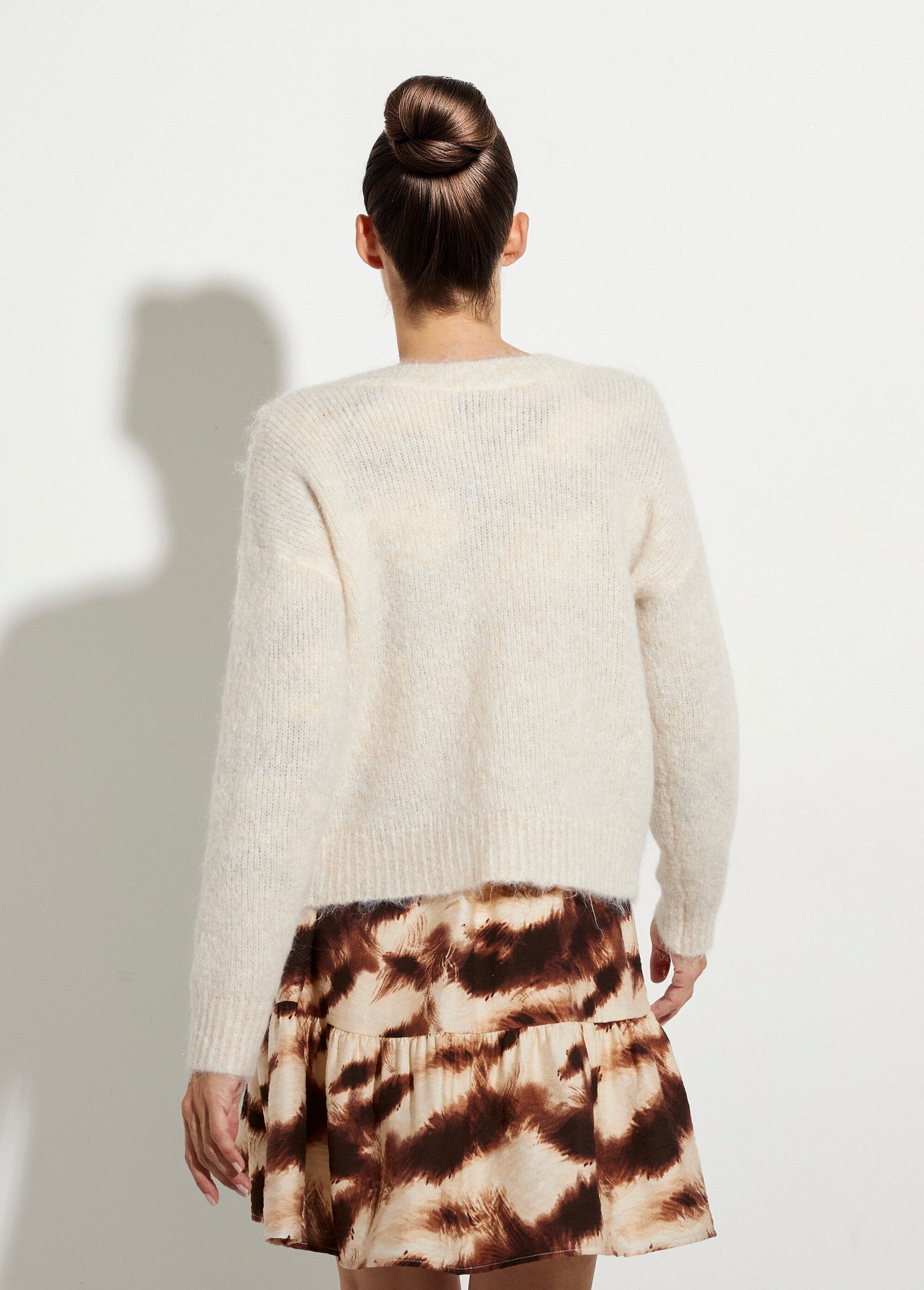 Warm_wool_vest_with_jewel_buttons_Ecru_DO1_slim