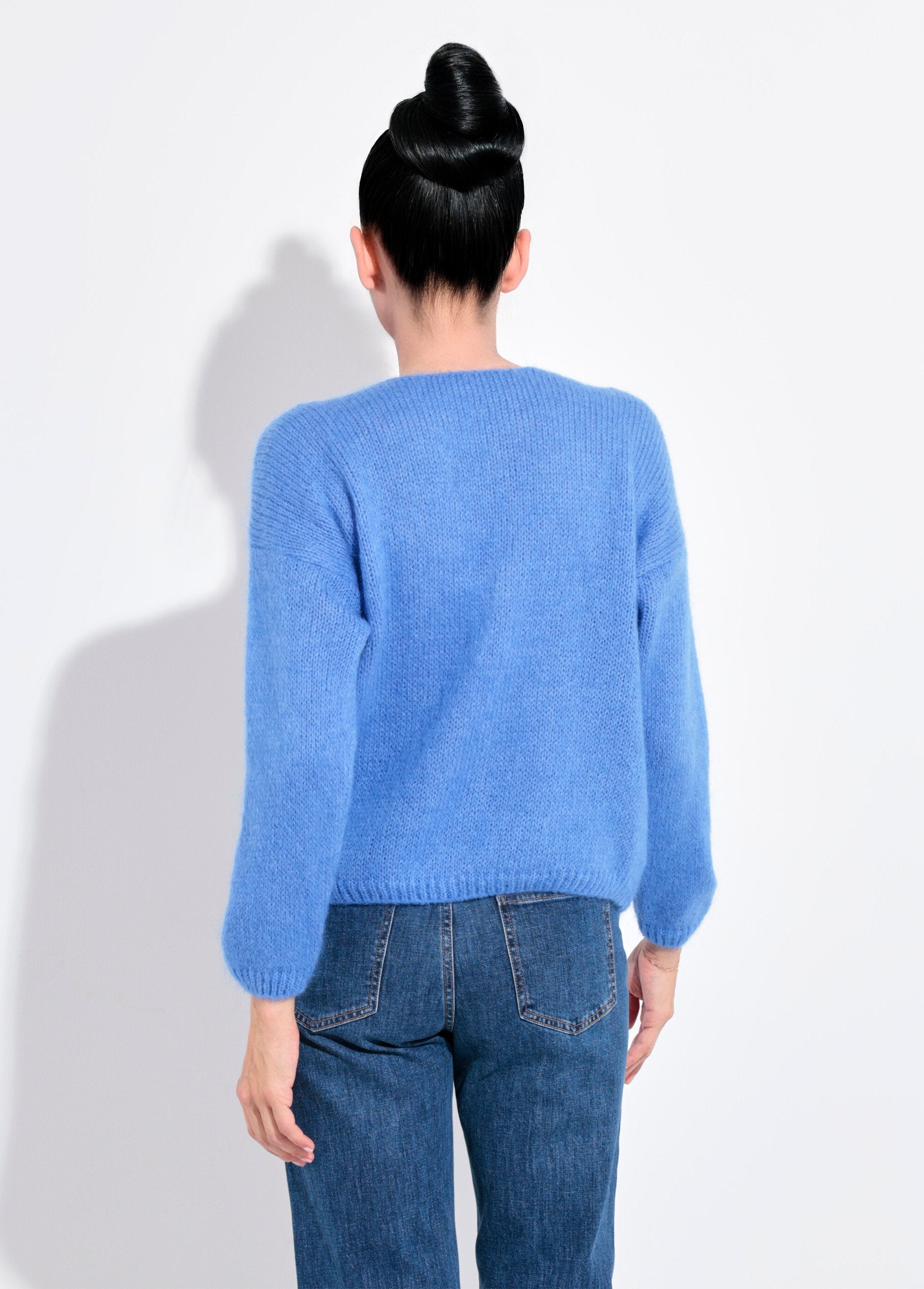 Warm,_soft_mohair_knit_V-neck_cardigan_Ice_blue_DO1_slim