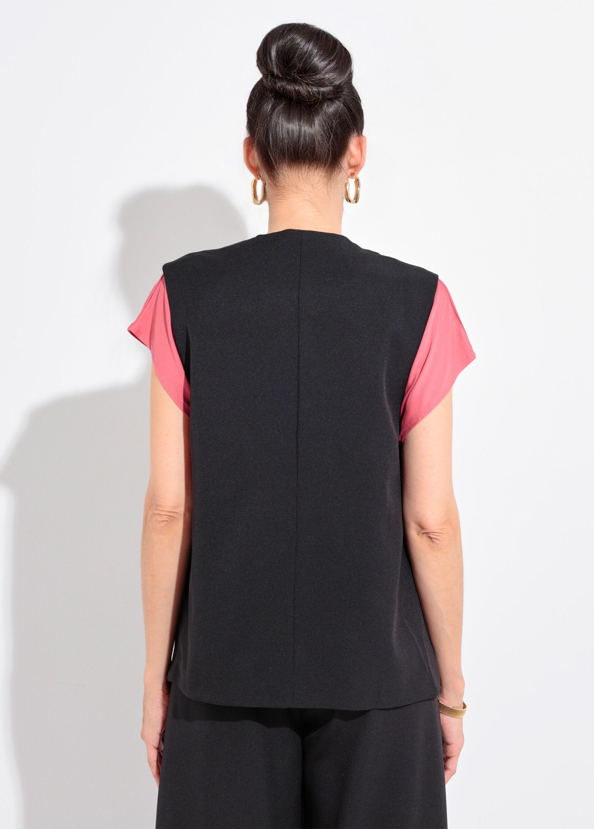 Sleeveless_suit_vest_with_side_buttons_Black_DO1_slim