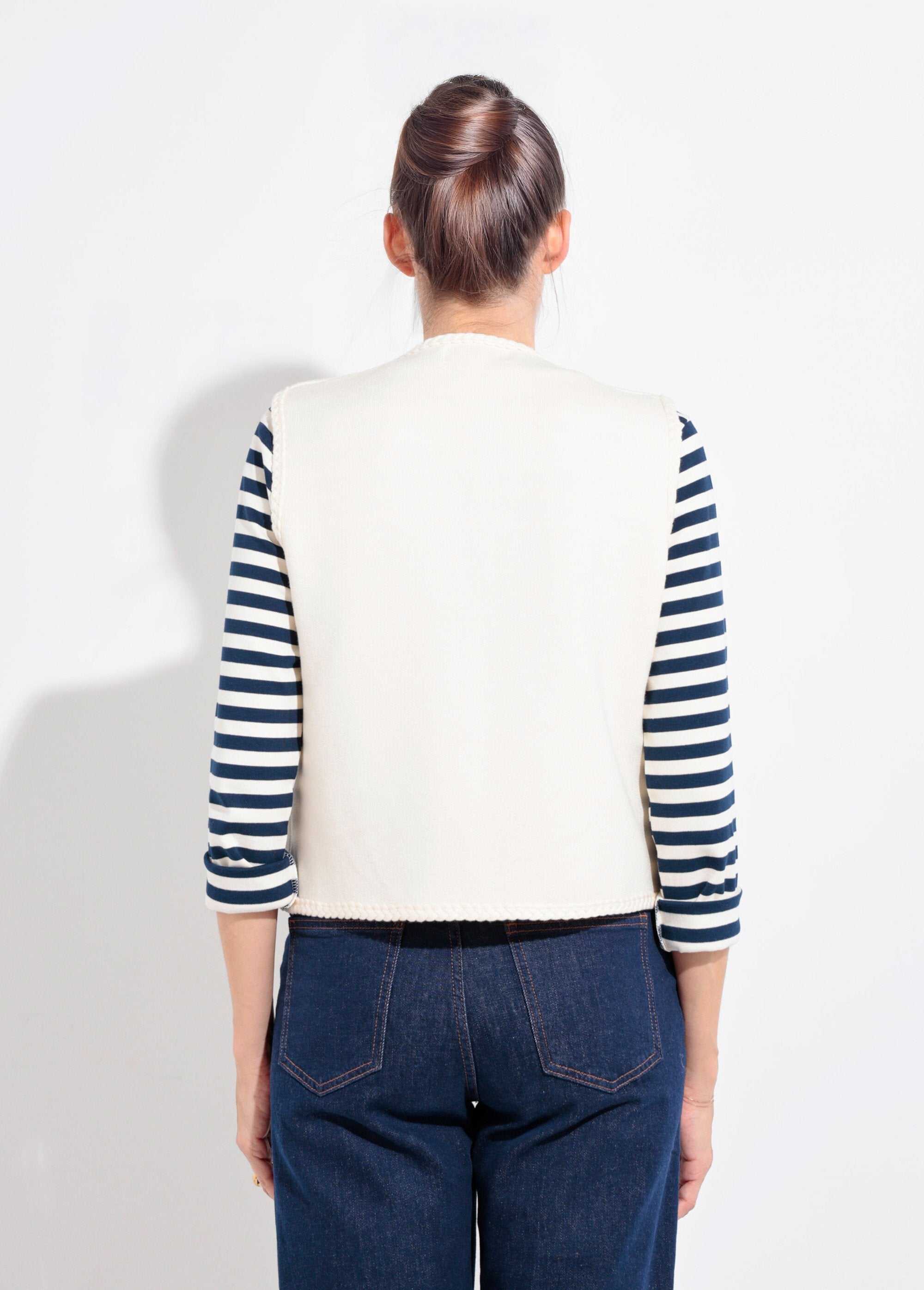 Thick_sleeveless_vest_with_braided_details_Beige_DO1_slim