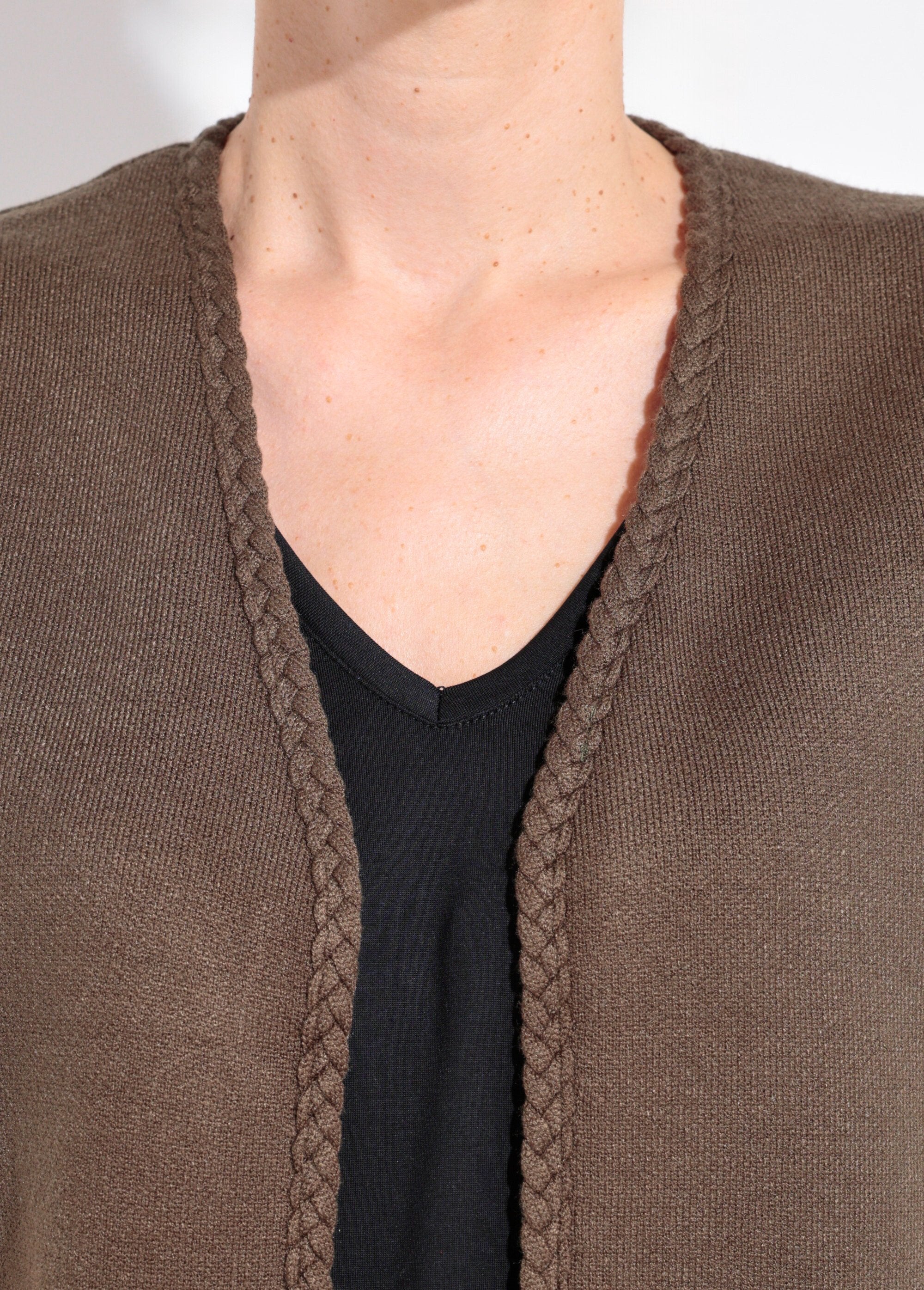 Thick_sleeveless_vest_with_braided_details_Khaki_DE1_slim