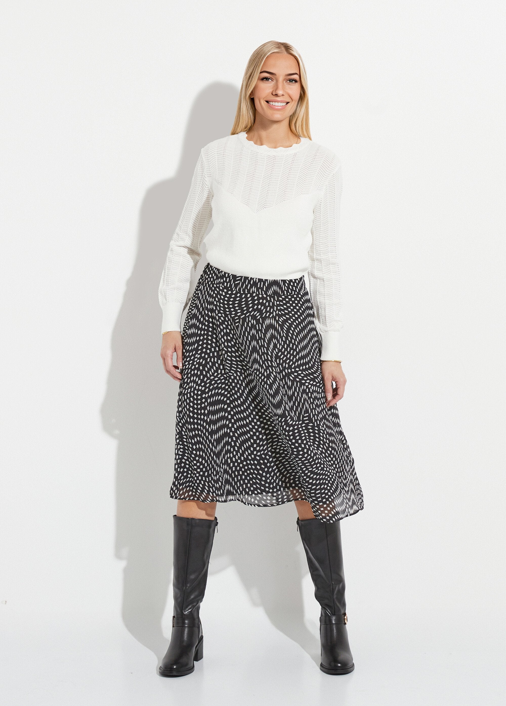 Long_flared_skirt_in_graphic_voile_Black_and_white_SF1_slim