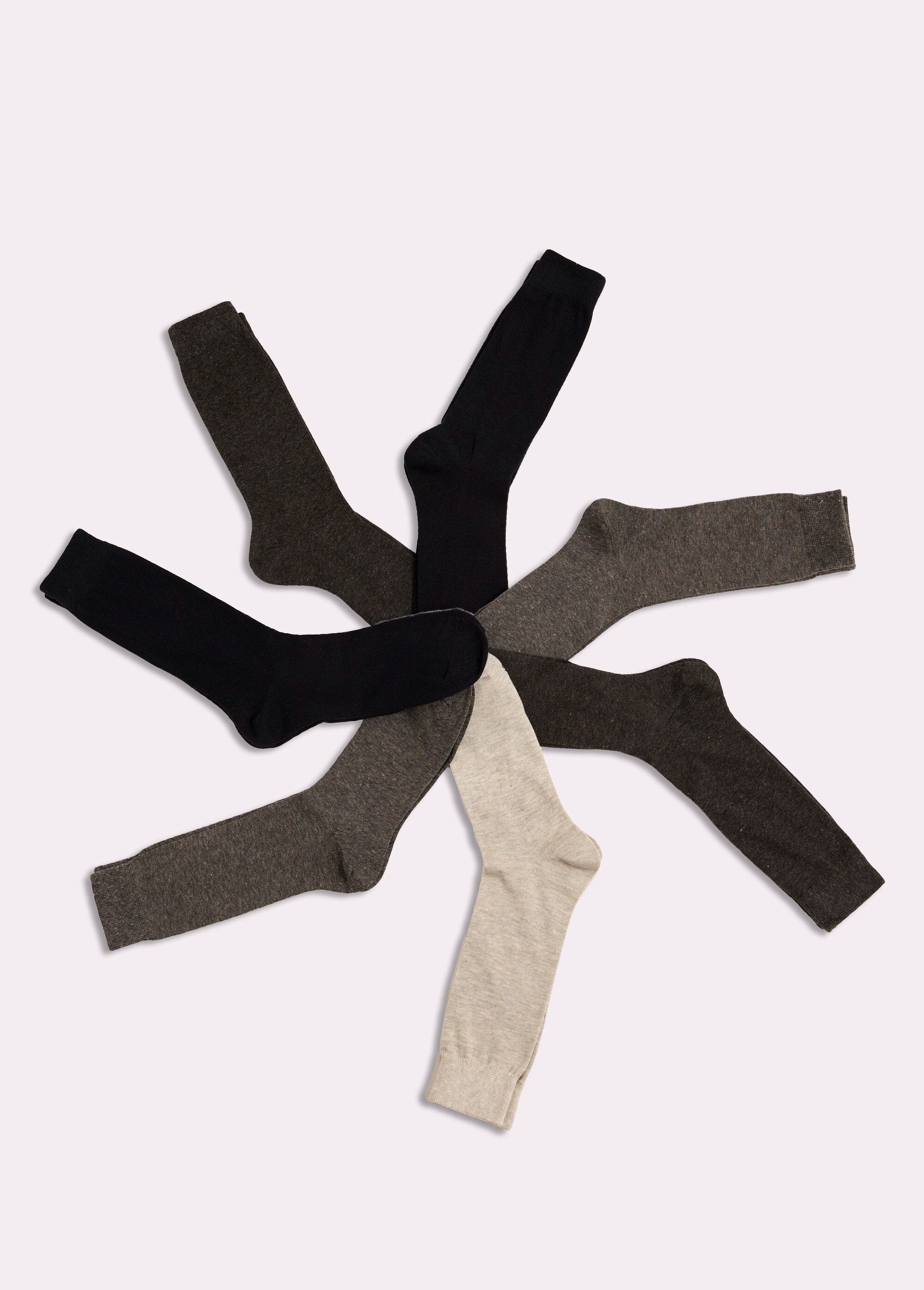 Pack_of_7_weekly_socks_Black_matching_FA1_slim