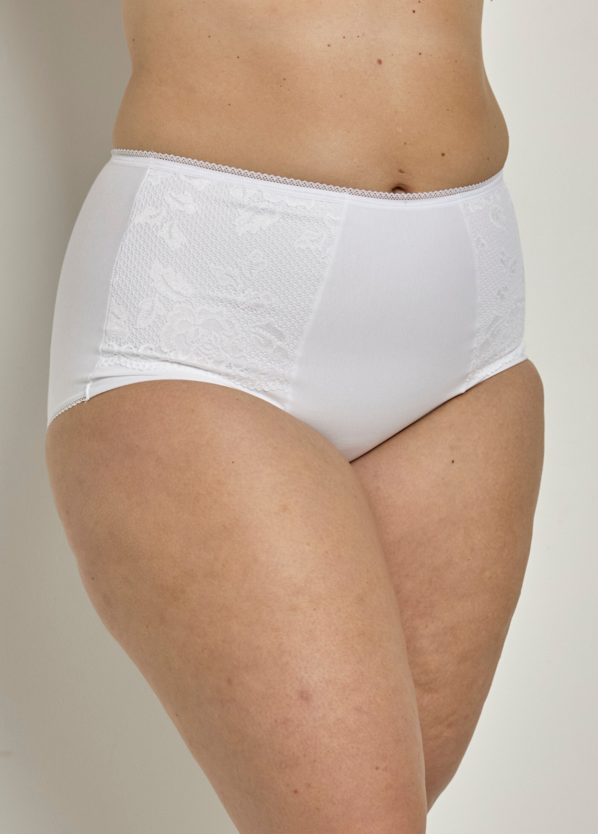 High-waisted_lace_panty_girdle_White_FA1_curvy