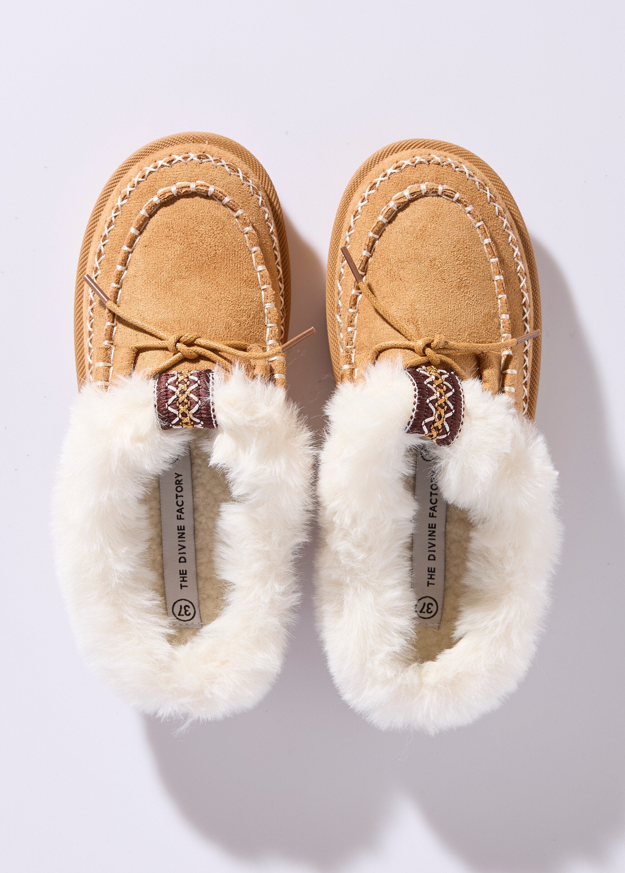 Indian_fur_and_braid_moccasins_camel_OV1_slim