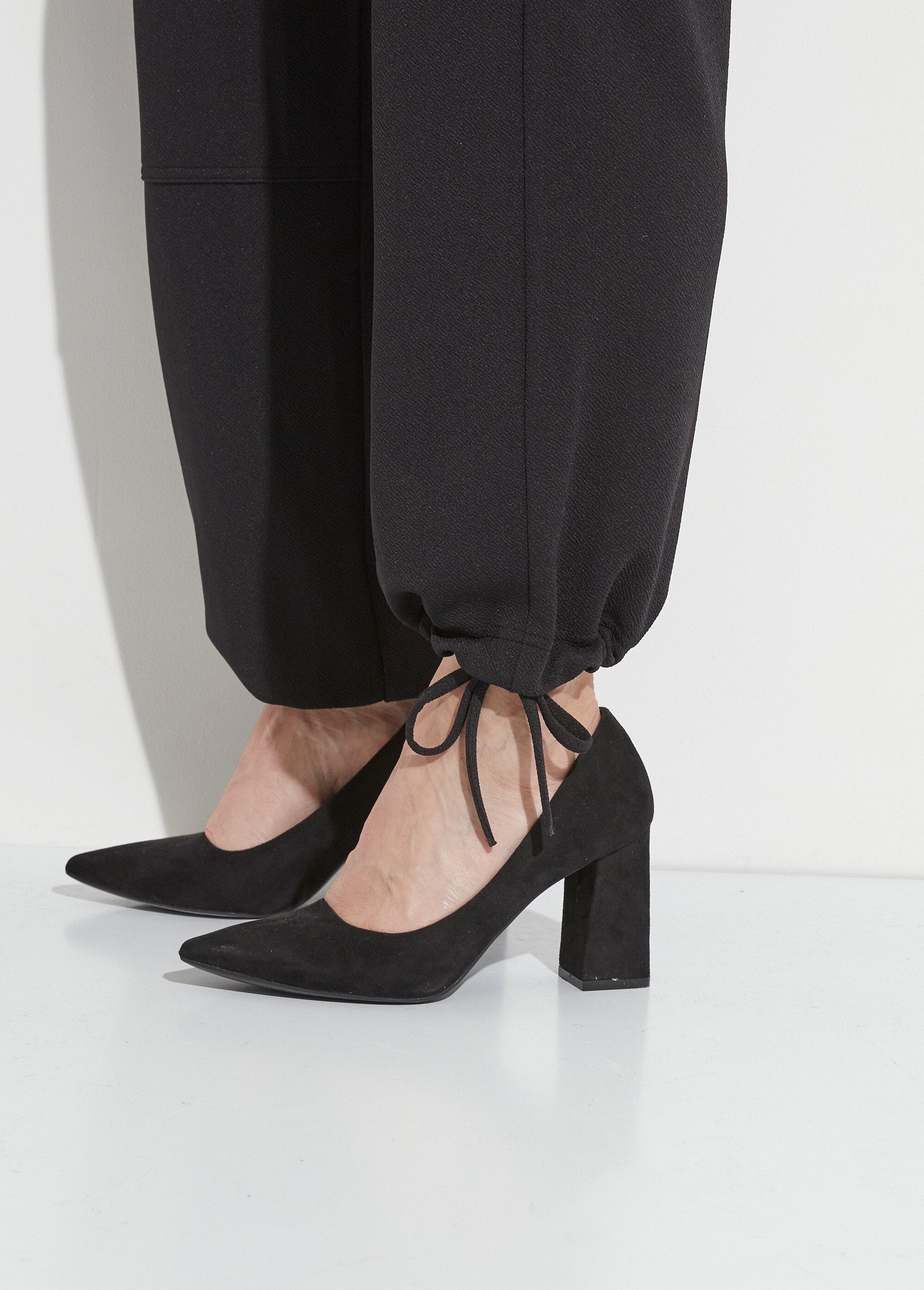 Wide_elasticated_waistband_trousers_in_plain_crepe_knit_Black_DE2_slim