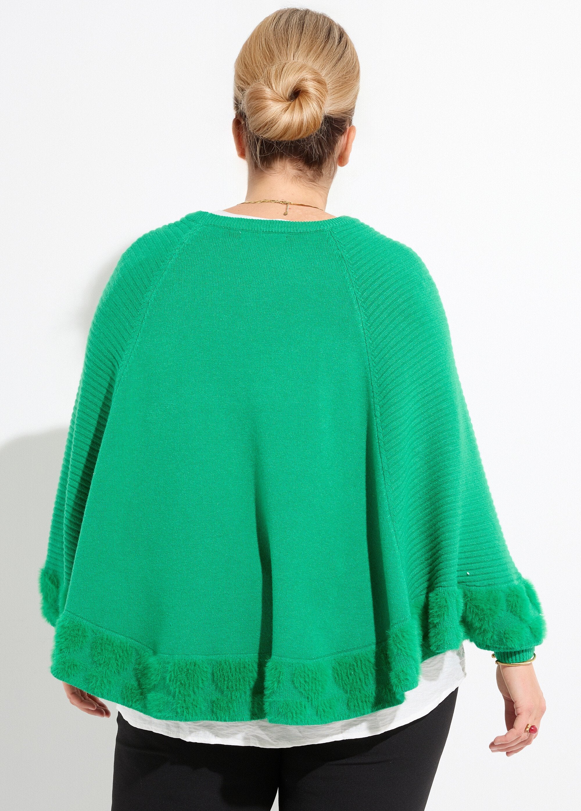 Heart-knit_cape_poncho_with_round_neck_Bright_green_DO1_curvy