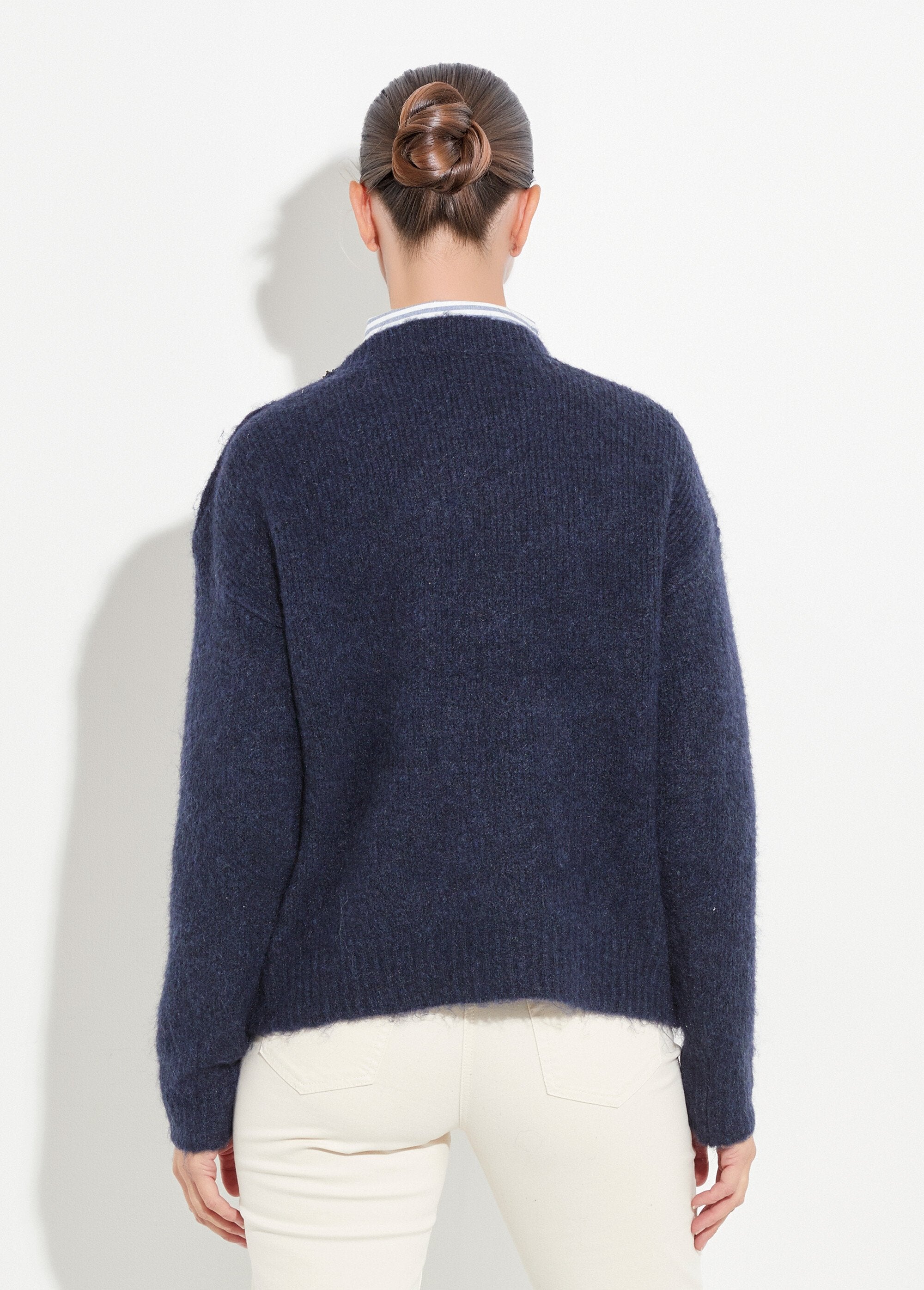 Round_neck_sweater,_metal_jewel_buttons_Blue_DO1_slim