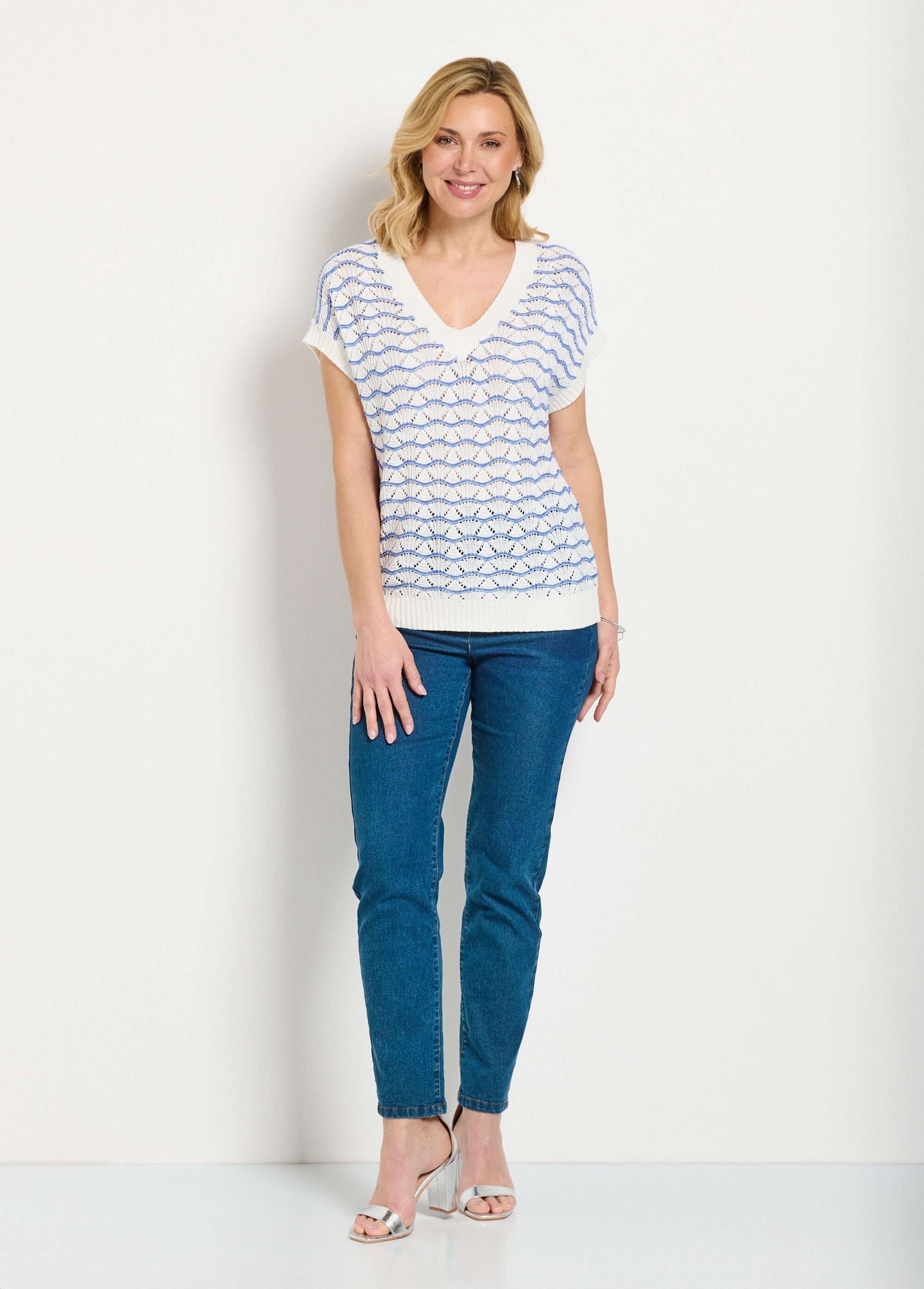 Two-tone_openwork_V-neck_sleeveless_sweater_Ecru_and_blue_SF1_slim