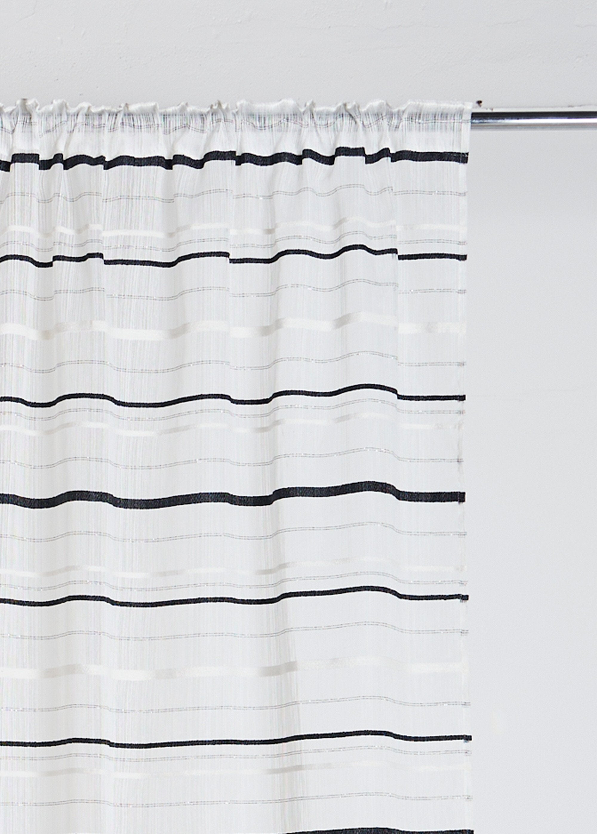 Single-panel_curtain_with_two-tone_gathered_trim_Black_stripe_DE1_slim