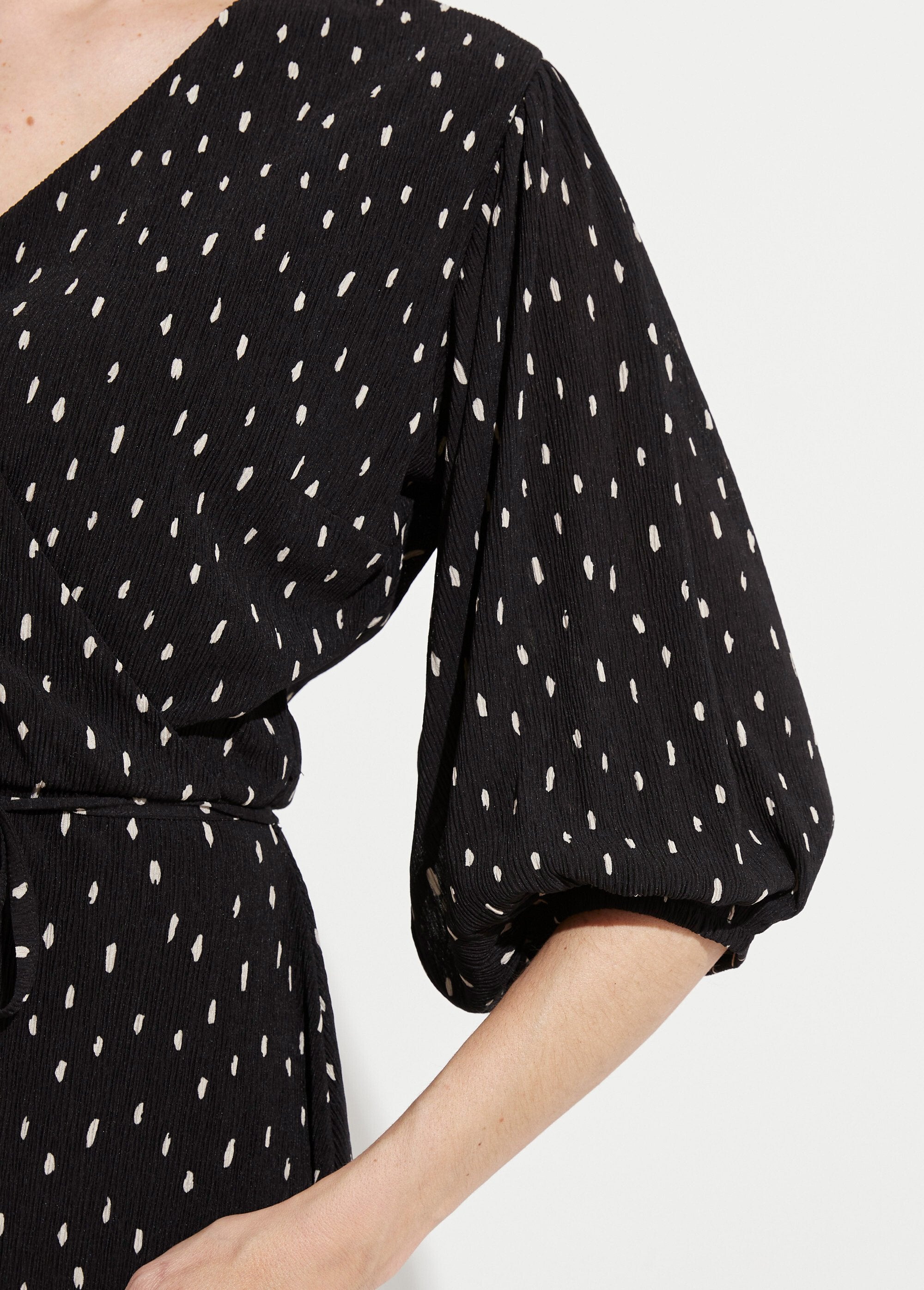 Polka_dot_print_wrap_dress_Black_and_ecru_DE2_slim