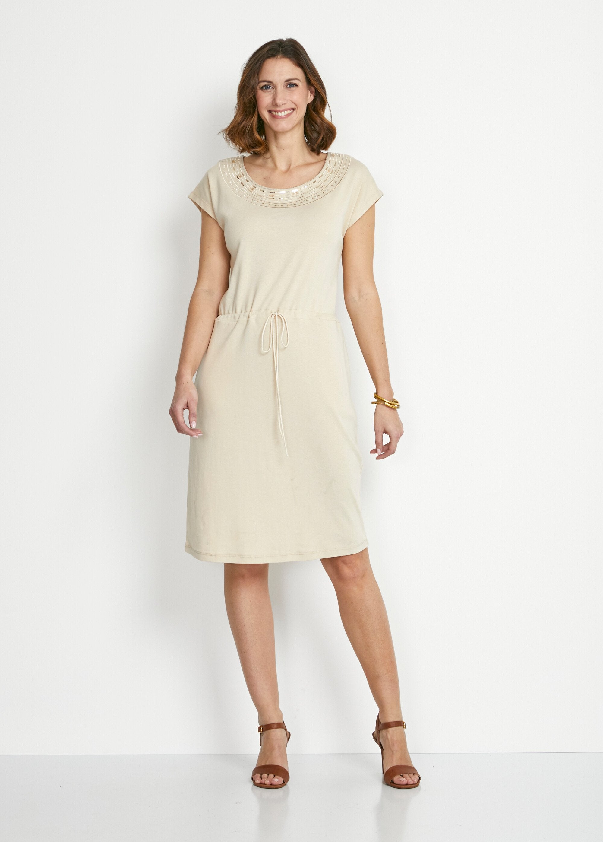 Short_beach_dress_with_kimono_sleeves_Sand_FA1_slim