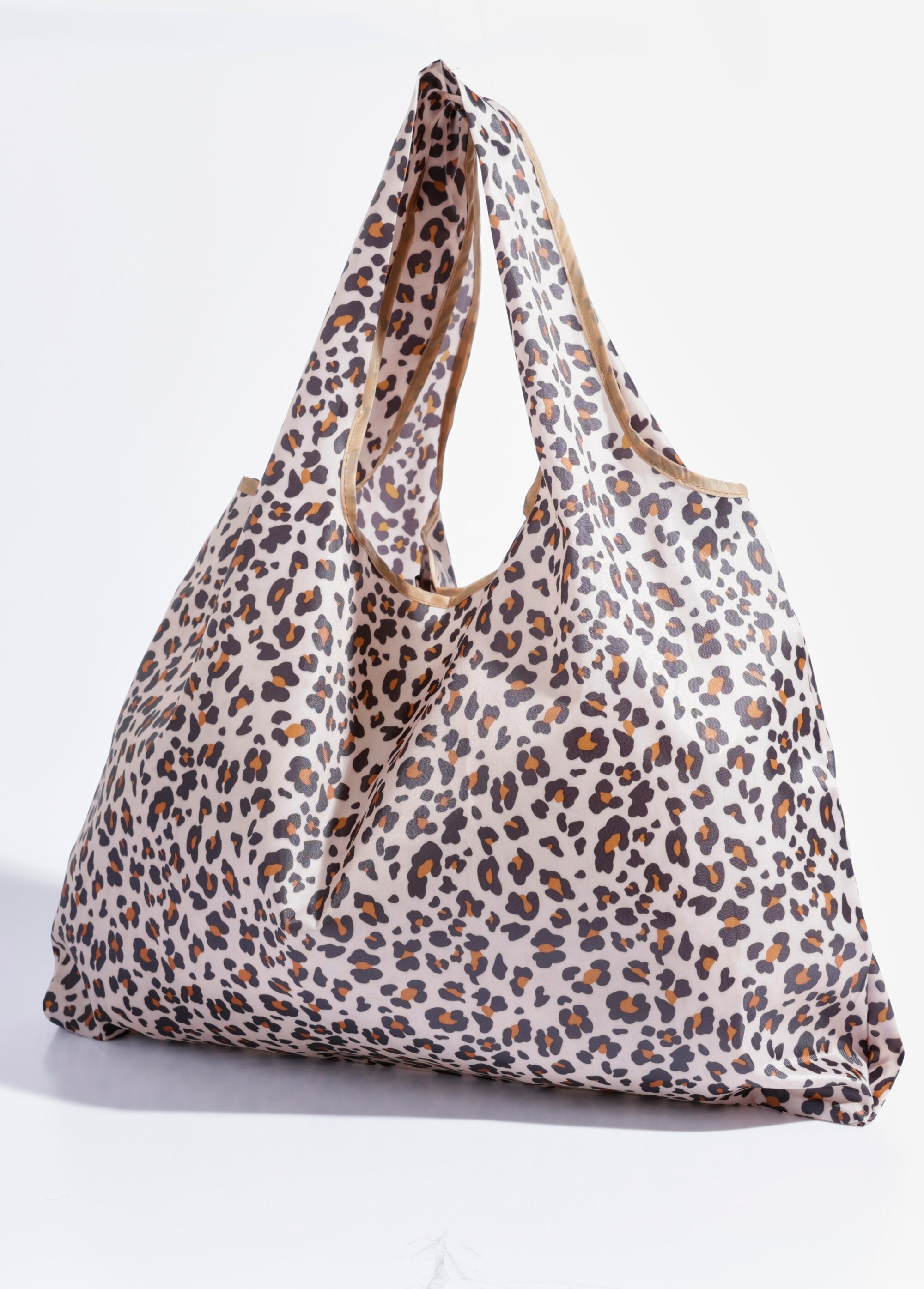 Durable_foldable_shopping_bag,_leopard_Beige_leopard_FA1_slim