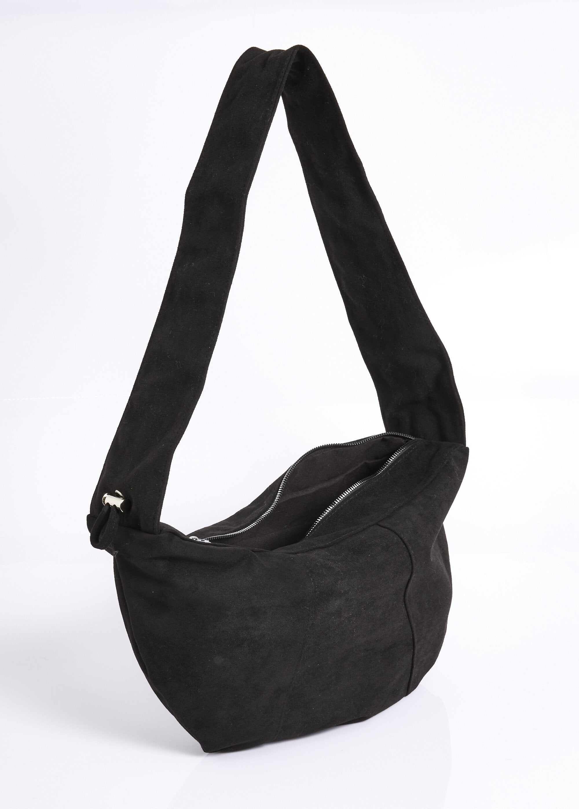Suede_bag_with_wide_shoulder_strap_Black_DE1_slim