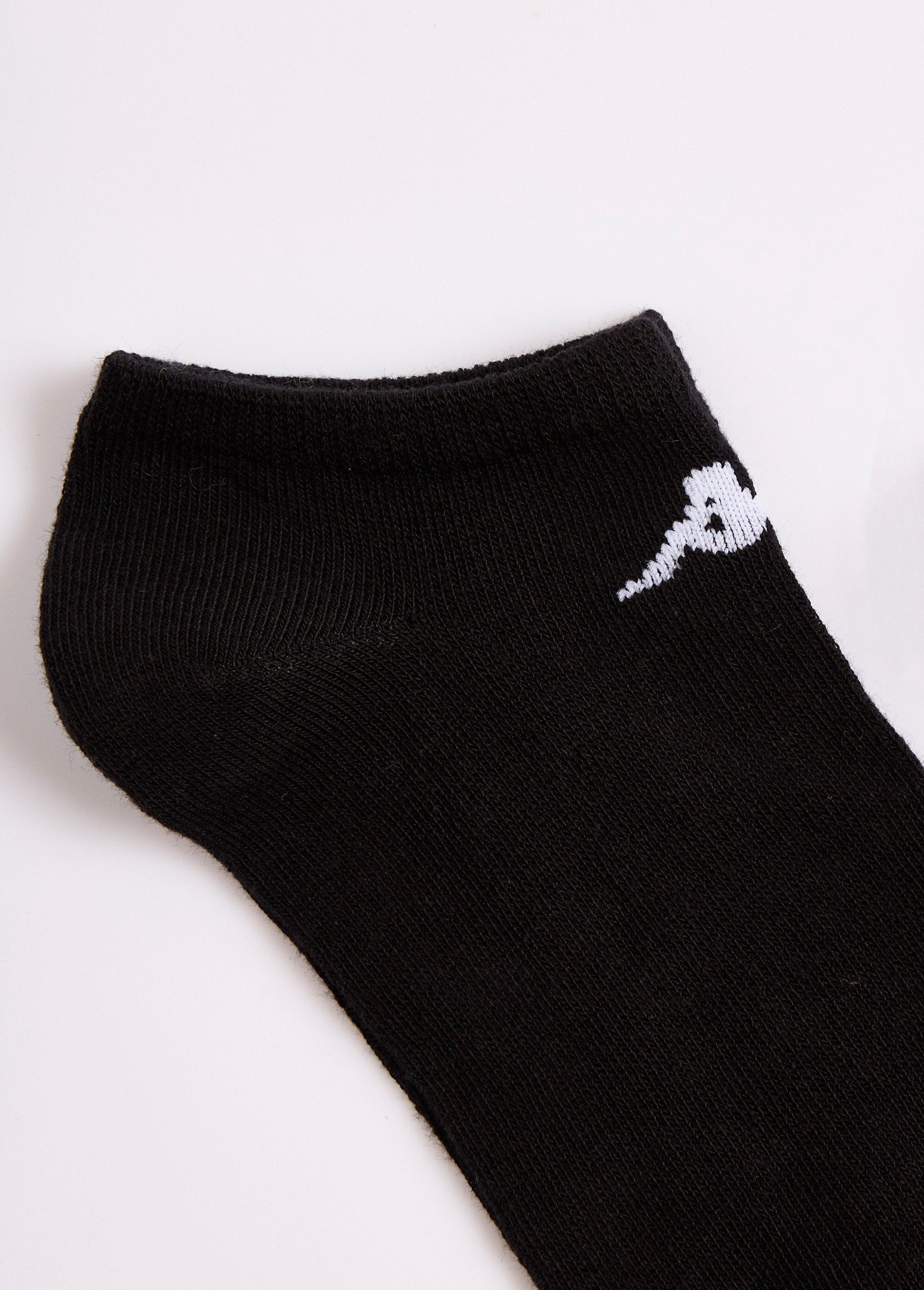 Low_socks_with_logo_Black_DE3_slim