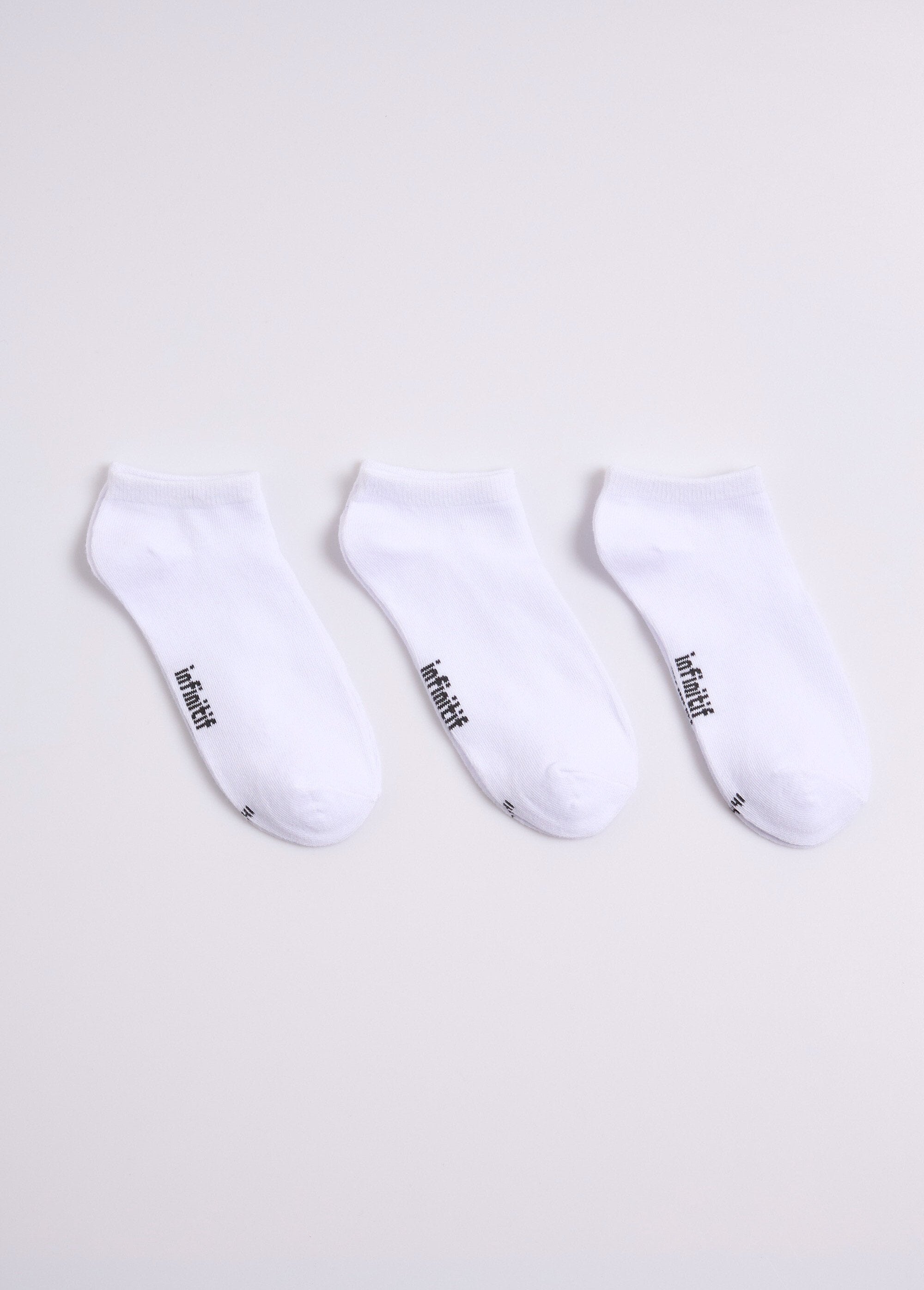 Plain_cotton-rich_socks_White_DE1_slim