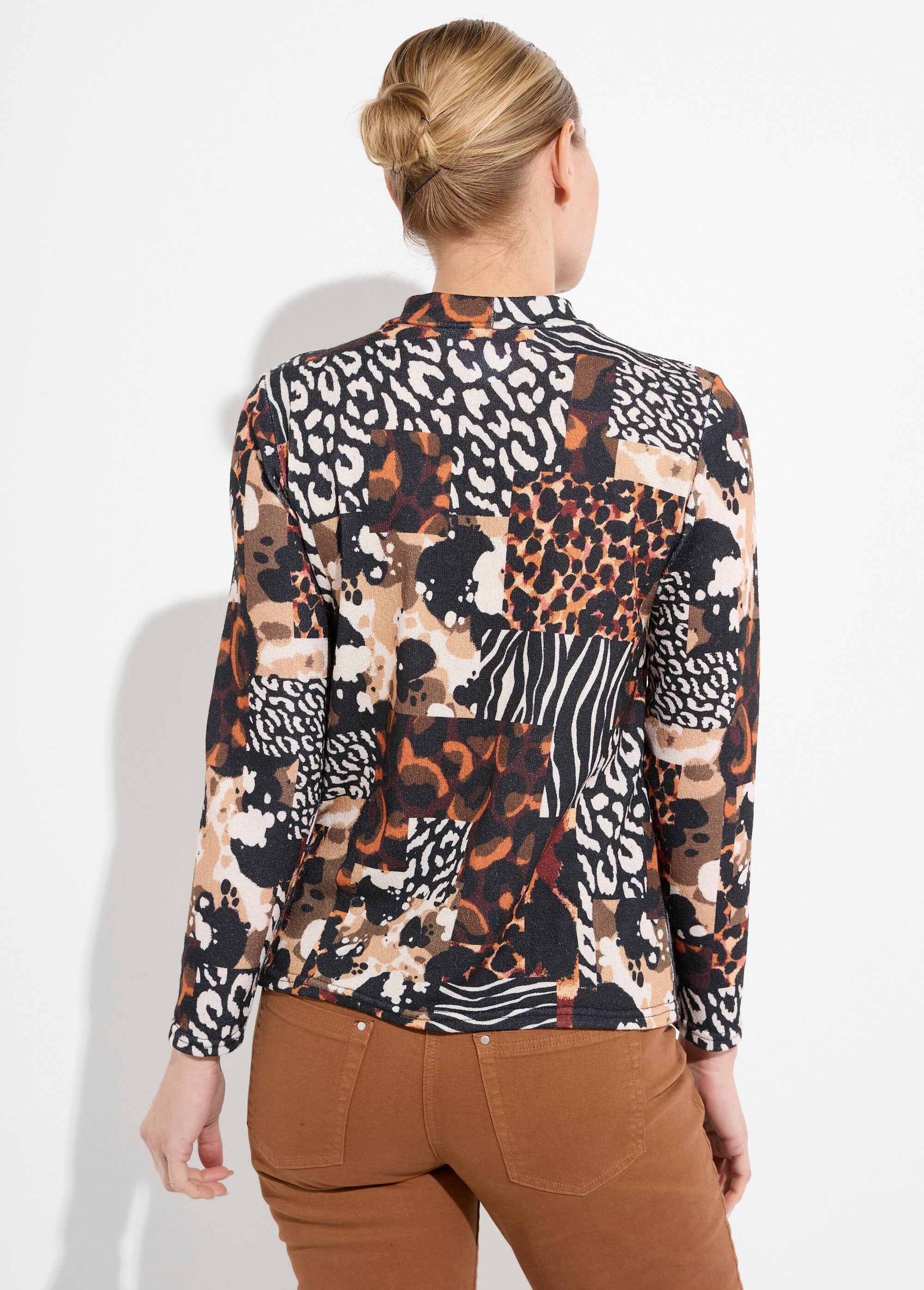 Warm_knit_animal_pattern_high_neck_T-shirt_Black_and_orange_DO1_slim