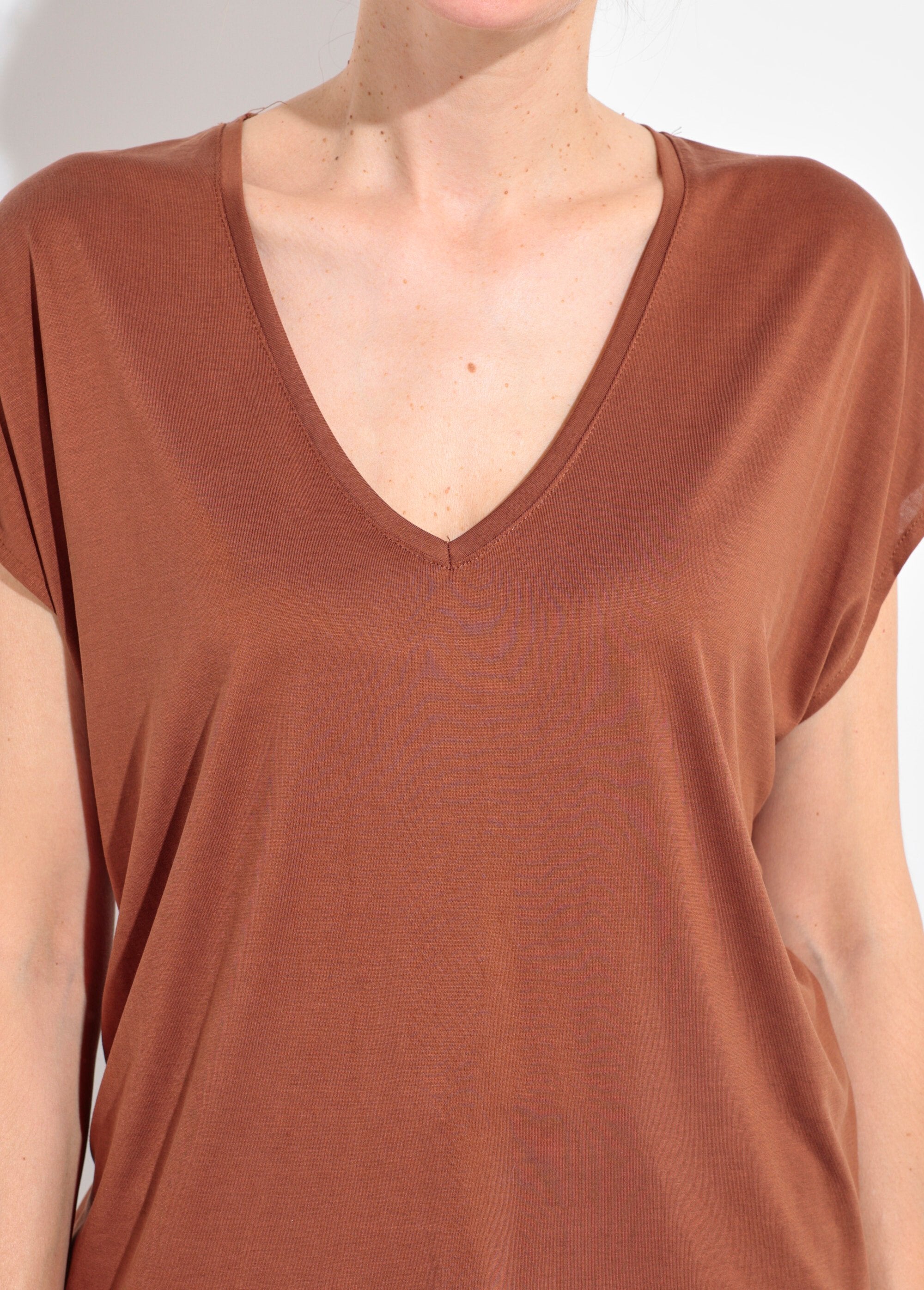 Loose-fitting,_short-sleeved_T-shirt_Brown_DE1_slim
