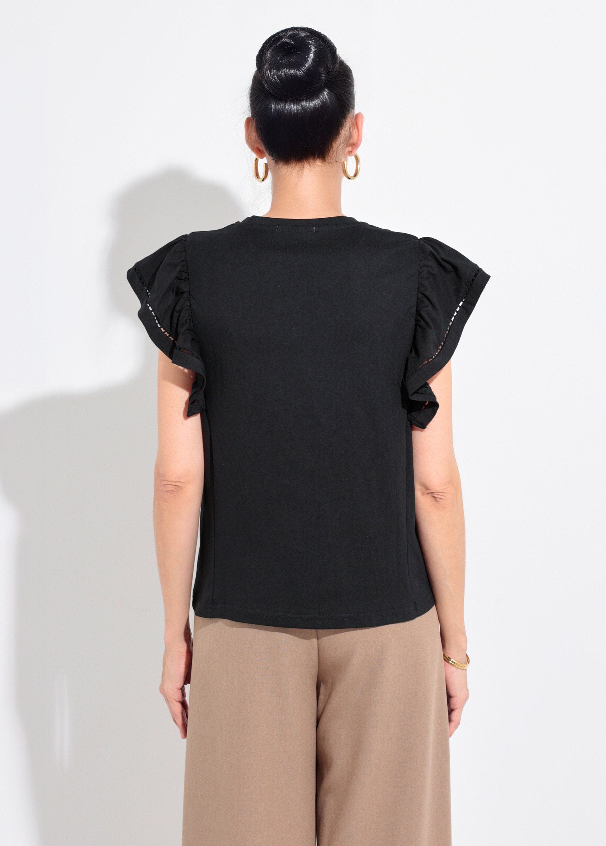 Openwork_ruffled_short-sleeved_T-shirt_Black_DO1_slim