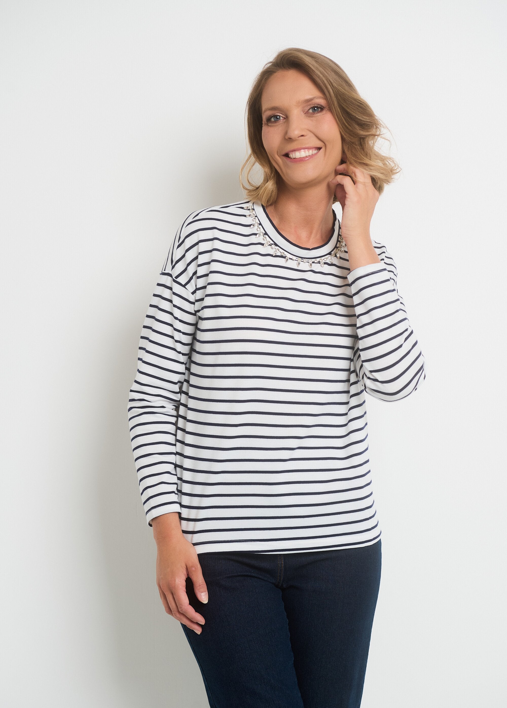 Striped_T-shirt_with_rhinestone_neckline_White_striped_FA1_slim
