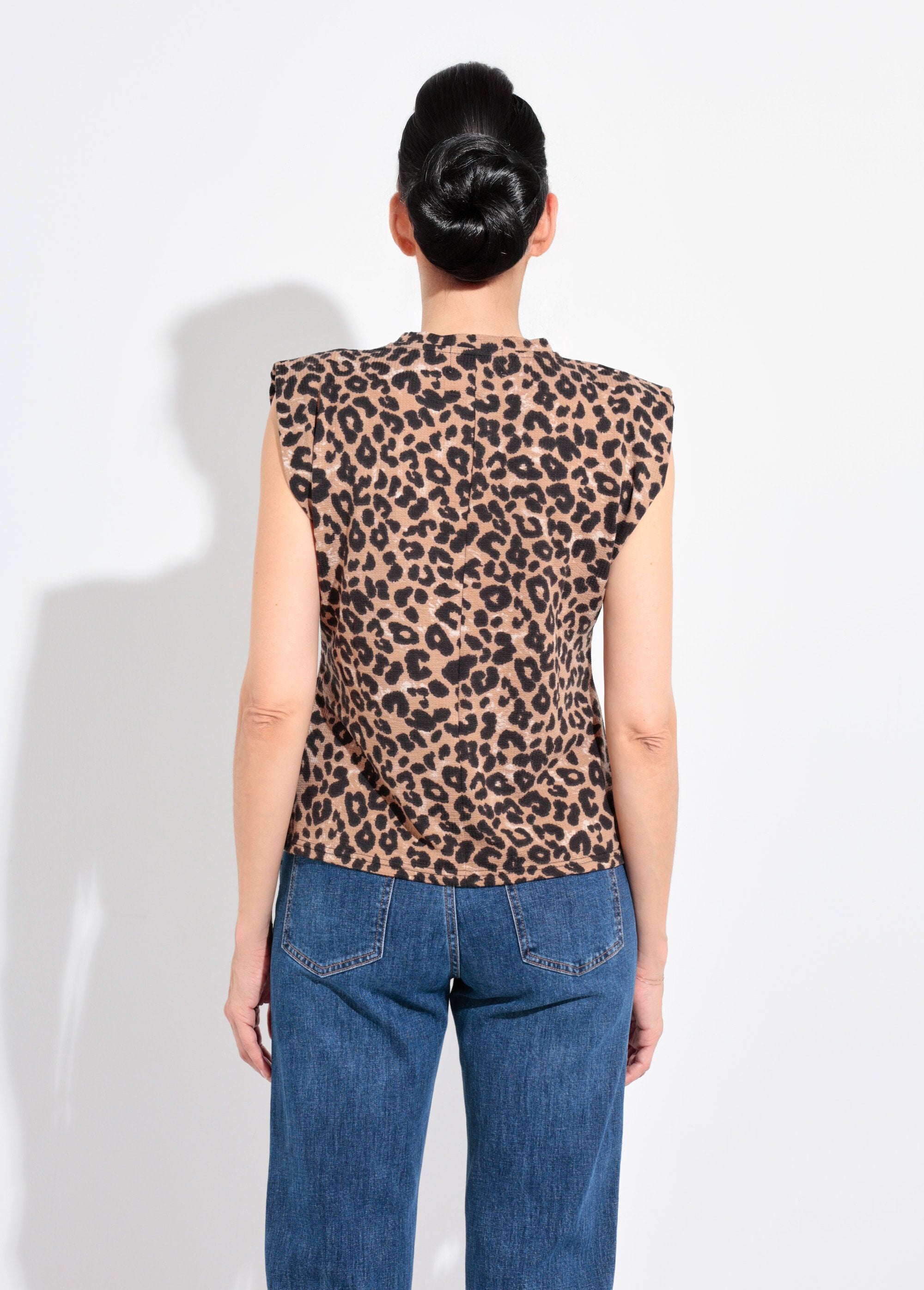 Leopard_embossed_t-shirt_with_kimono_sleeves_Leopard_DO1_slim