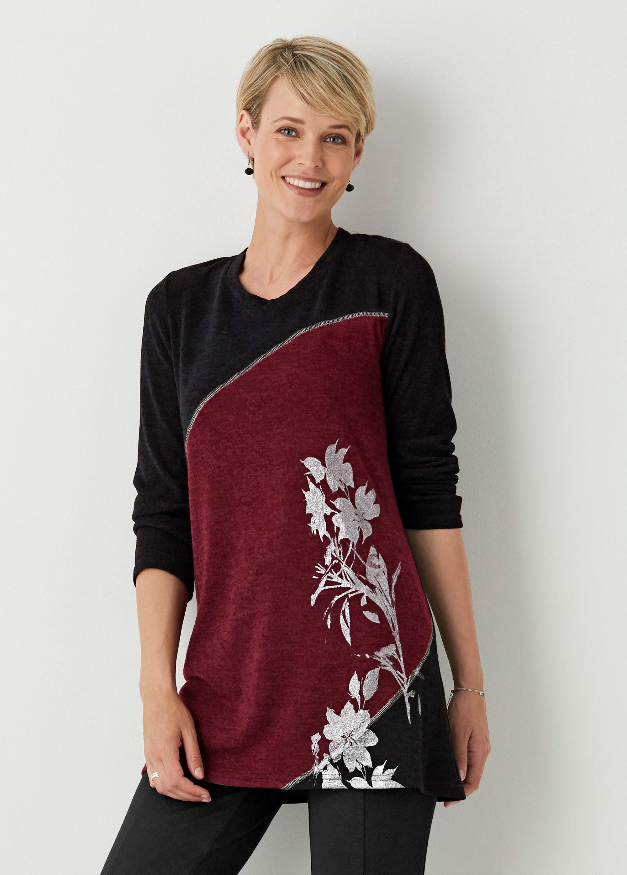 Long_stretch_floral_T-shirt_Black_and_burgundy_FA1_slim