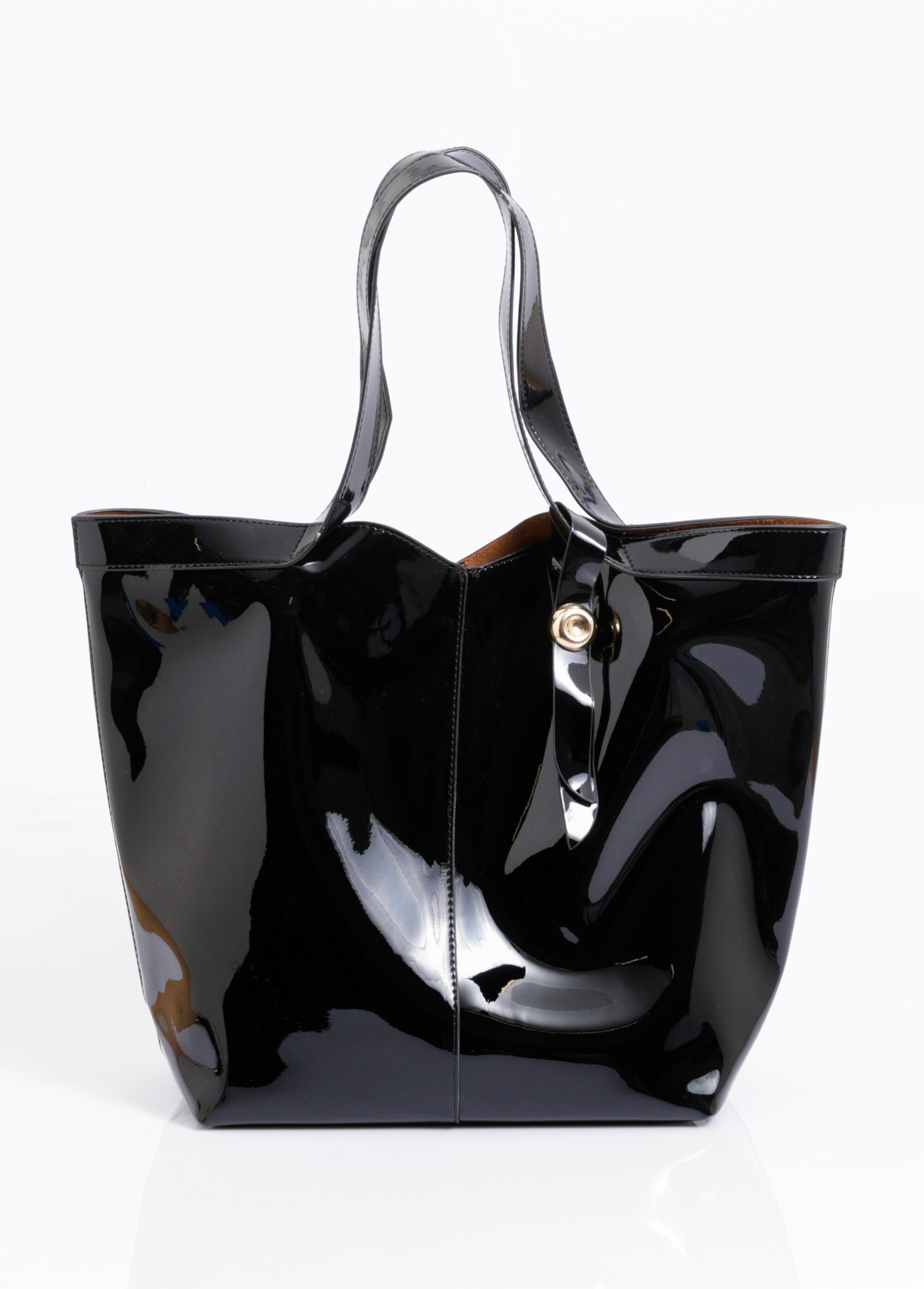 patent_leather_tote_bag_with_handles_and_charm_Black_varnish_FA1_slim