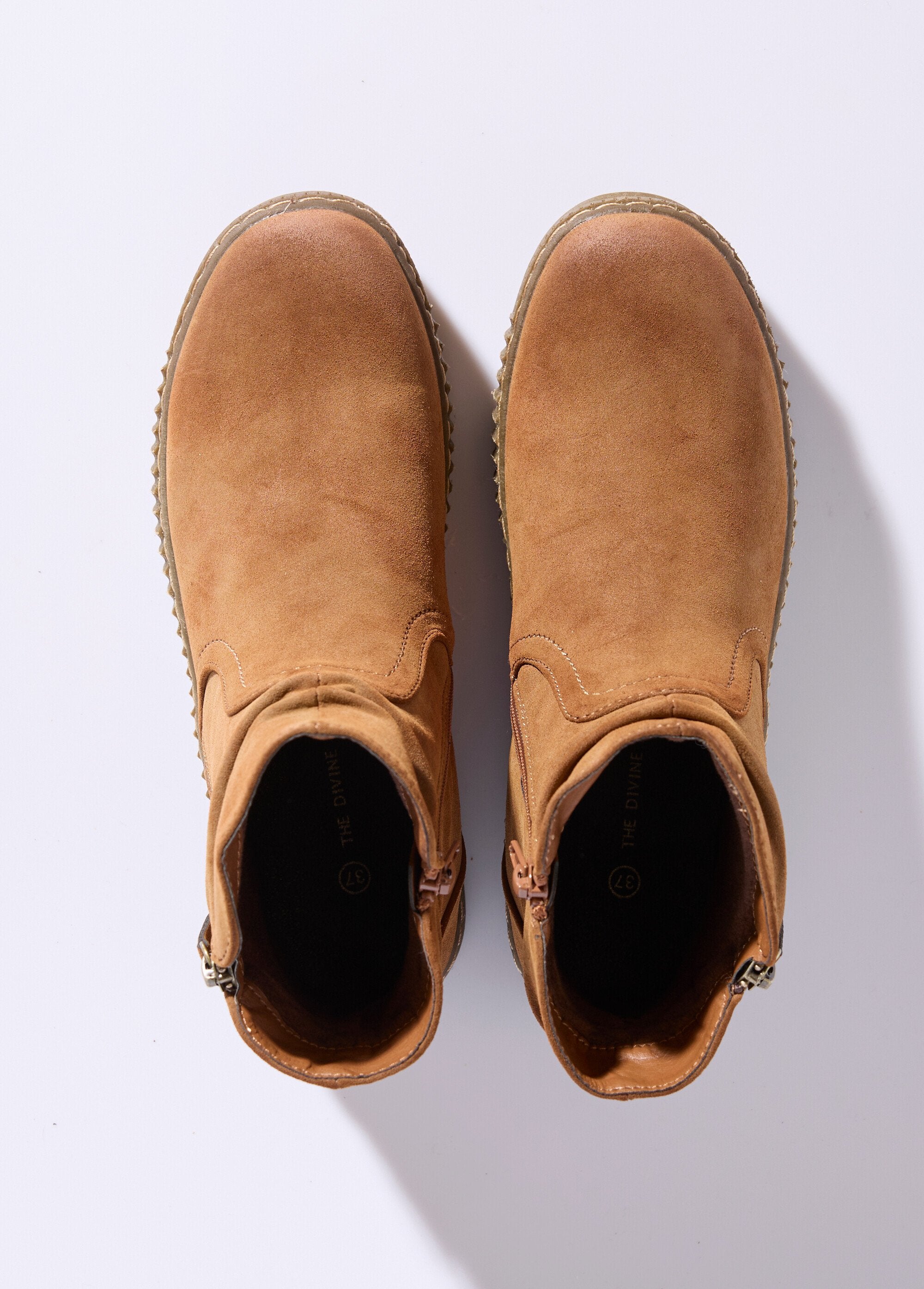 Suede_boots_with_wedge_sole_camel_OV1_slim