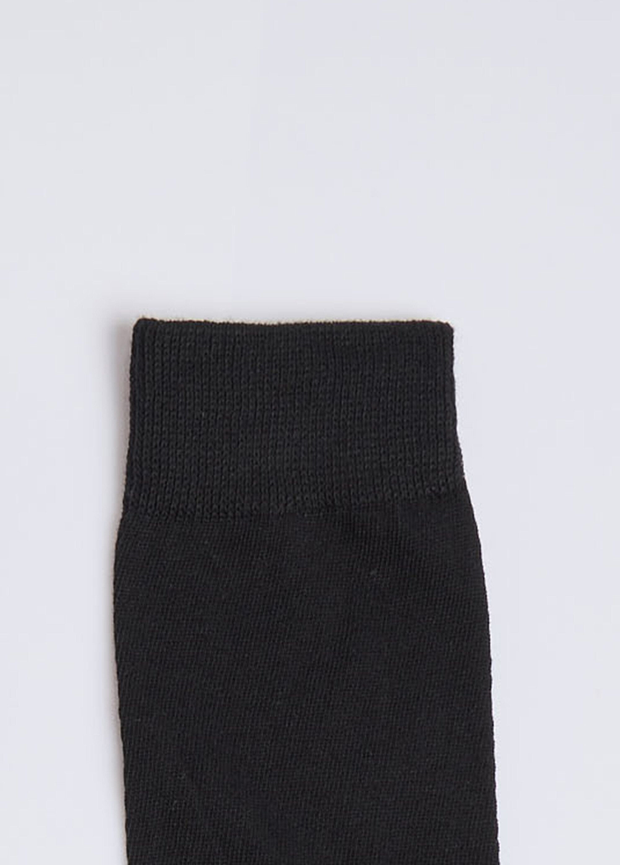 Socks_made_mostly_of_cotton_Matching_navy_DE3_slim