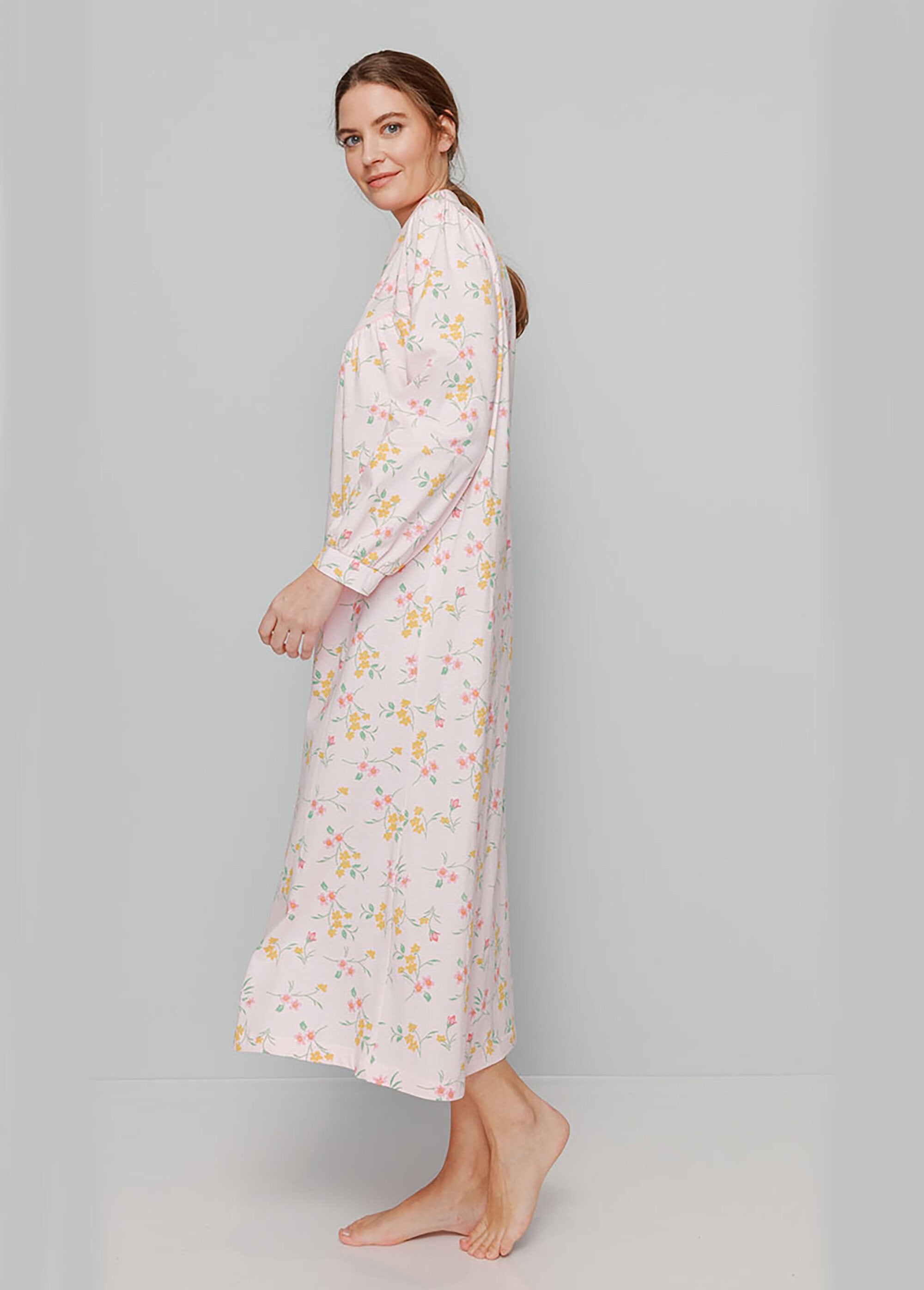 Long-sleeved_printed_nightgown_Pink_DR1_slim