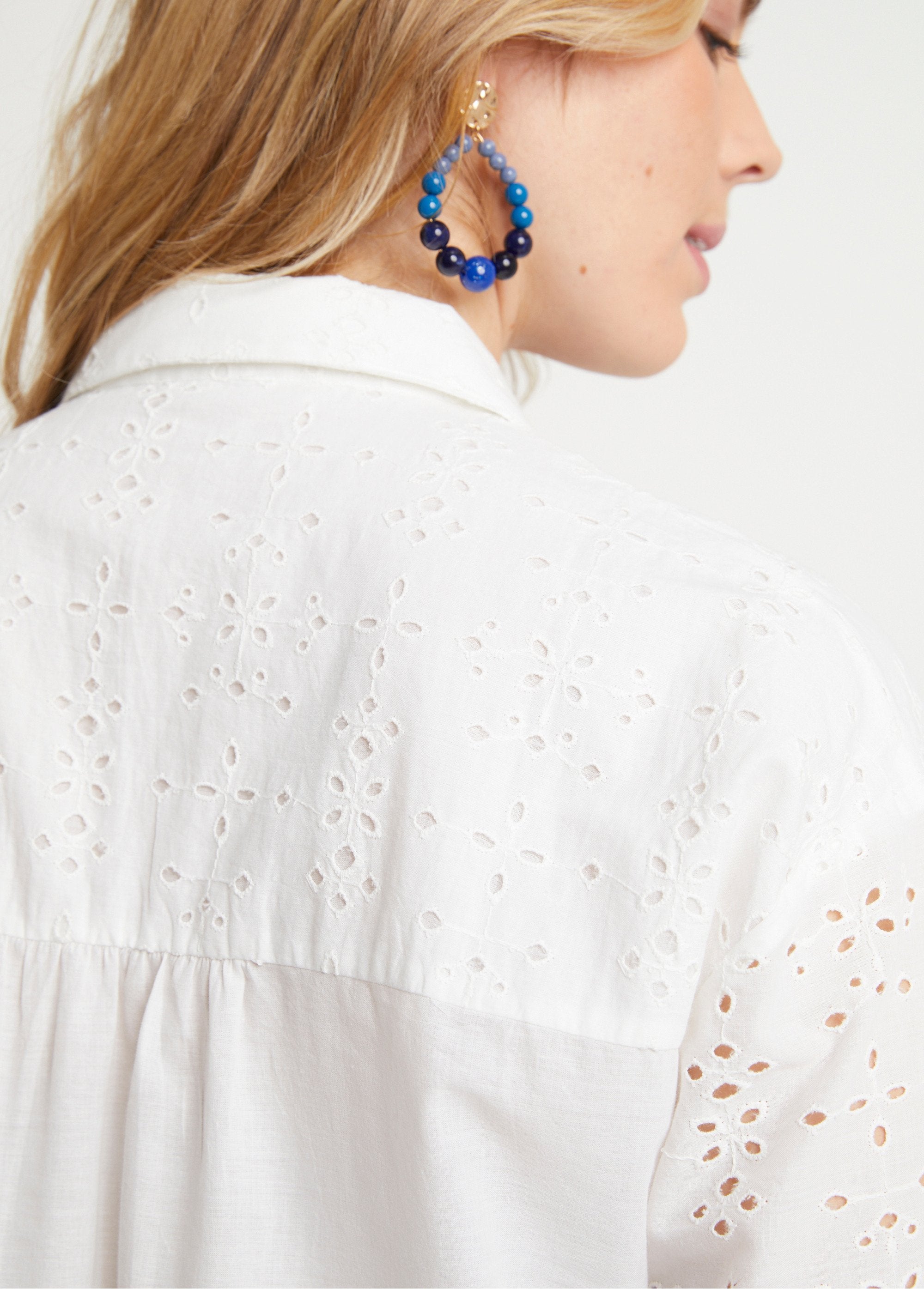 Embroidered_short-sleeved_blouse_White_DE3_slim