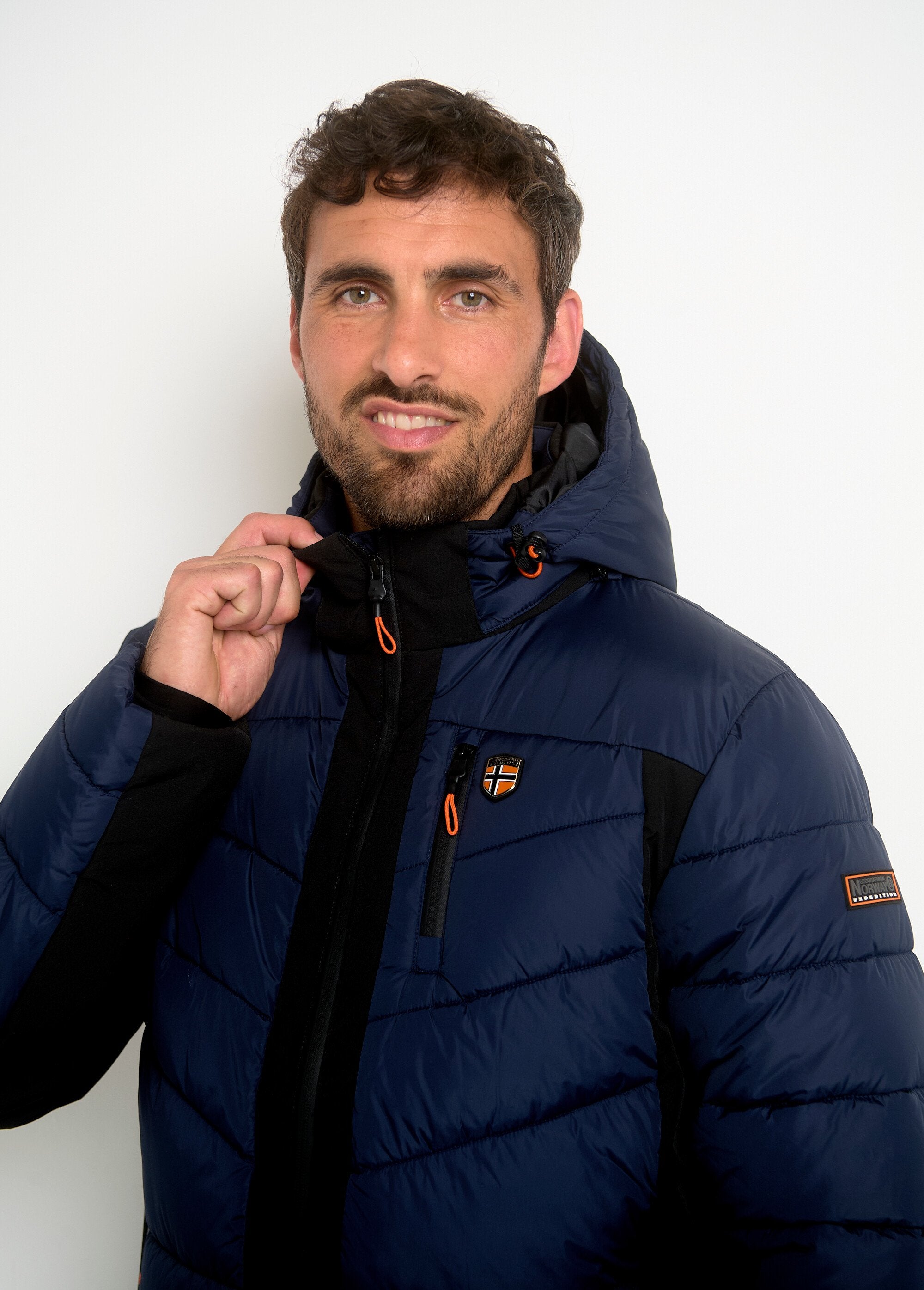 Warm_hooded_down_jacket_with_fluorescent_details_Marine_DE1_slim