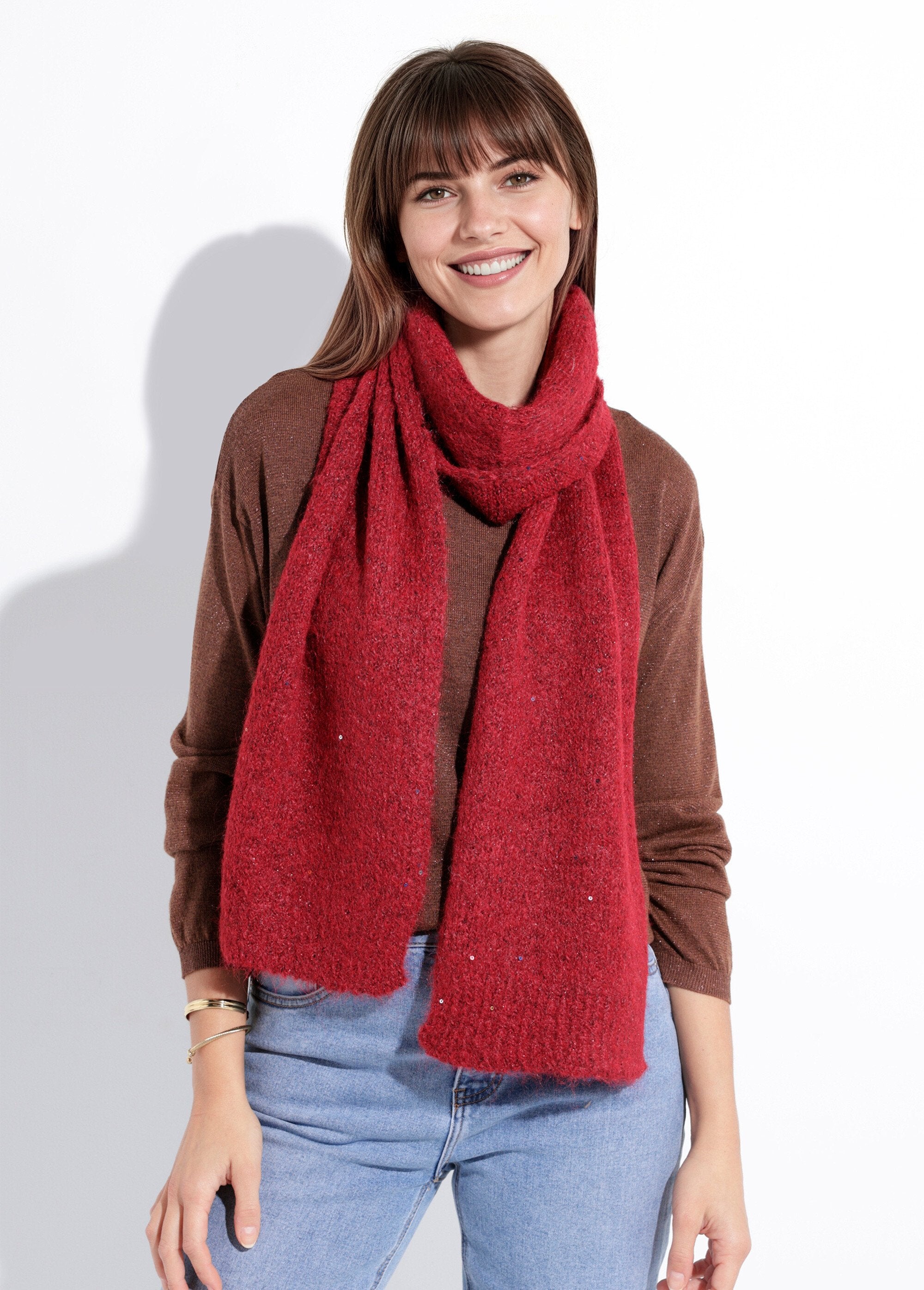 Warm,_shiny_knit_scarf_with_sequins_Bordeaux_FA1_slim