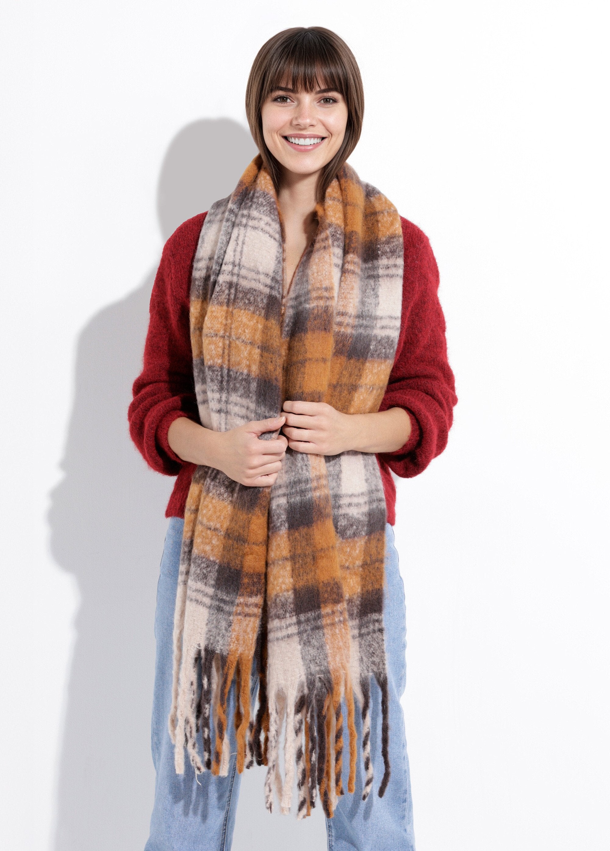 Long_checkered_scarf_with_fringe_Beige_tiles_FA1_slim