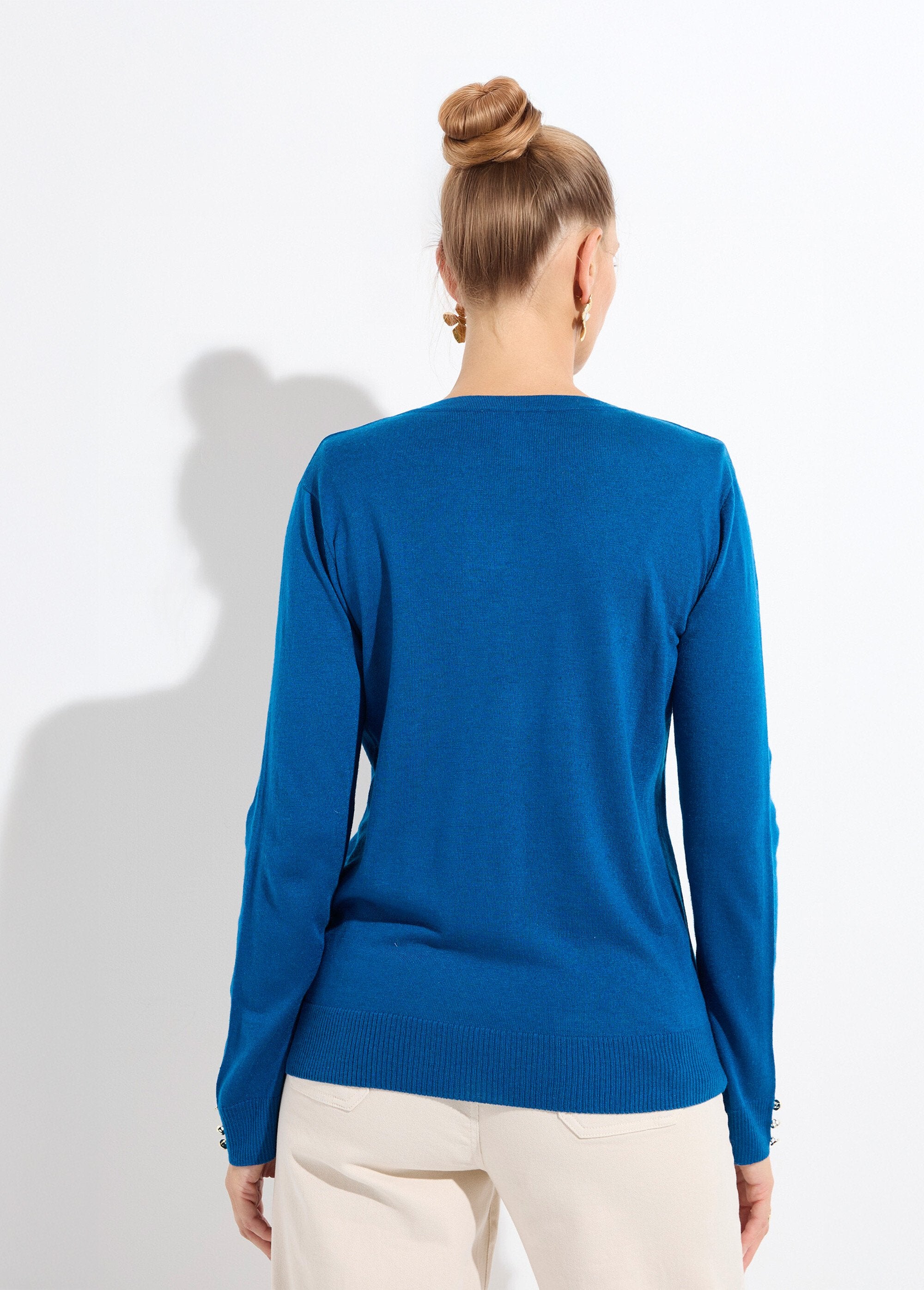 Fine_round_neck_buttoned_cardigan_in_plain_jersey_with_merino_wool_Duck_DO1_slim