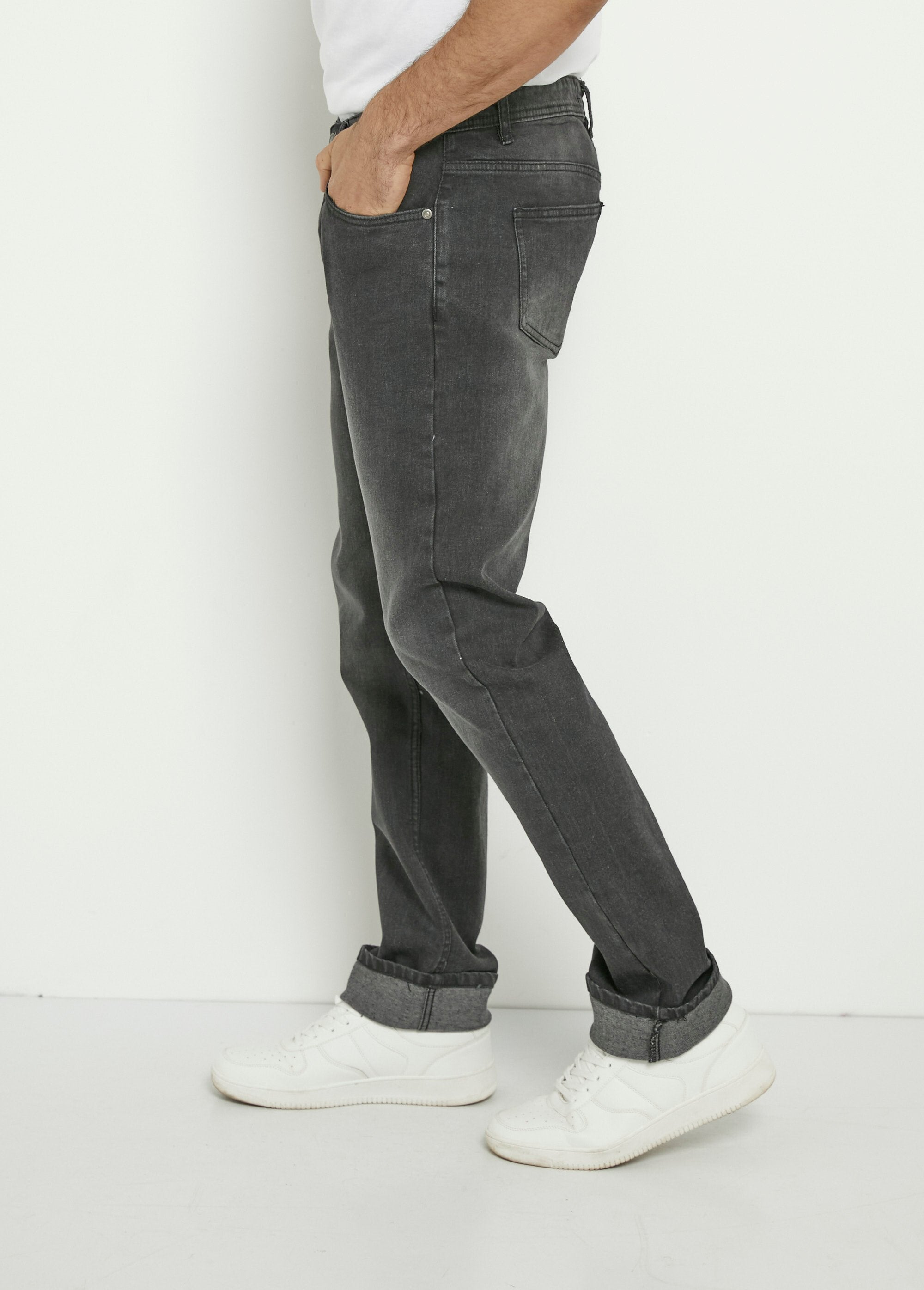 5-pocket_straight-cut,_stretchy_jeans_Black_DR1_slim