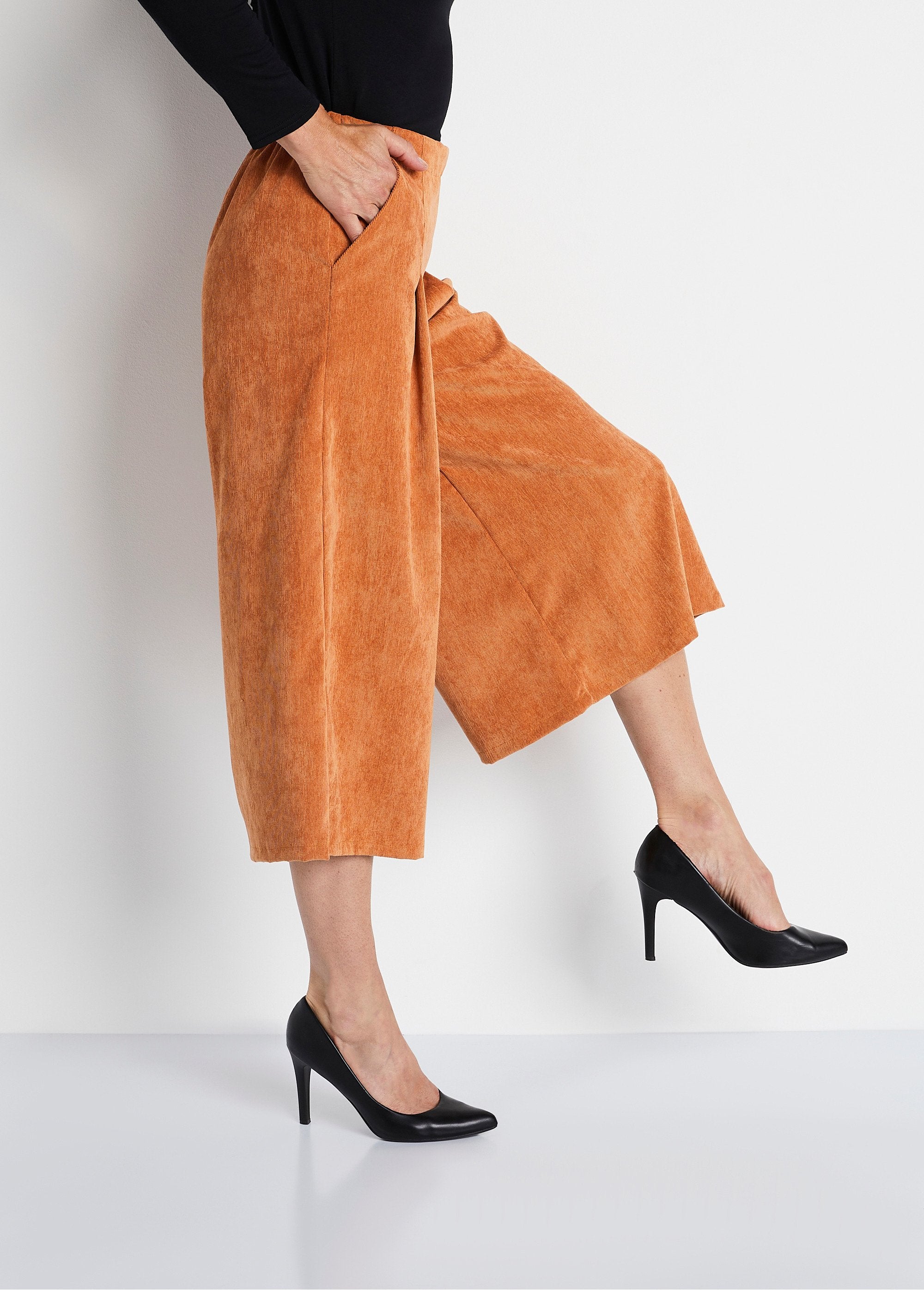 Long_milleraies_velvet_culottes_Caramel_DR1_slim