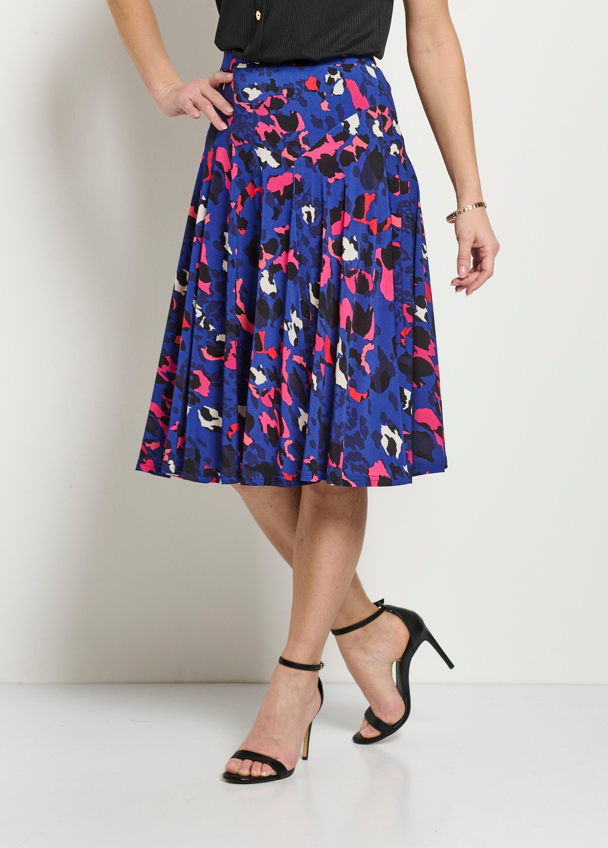 Leopard_print_mid-length_flared_skirt_Blue_and_fuchsia_FA1_slim