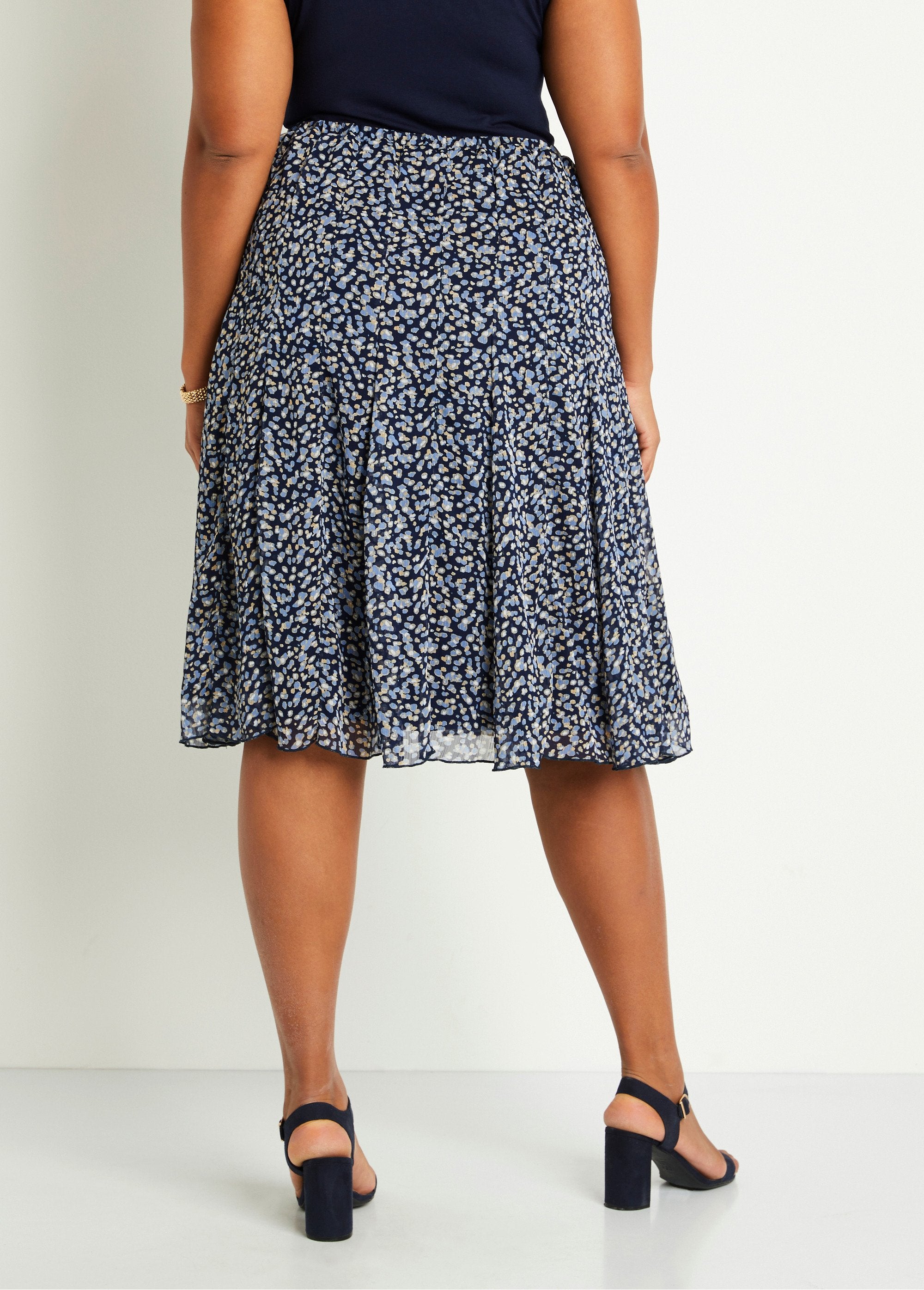 Mid-length_printed_voile_flared_skirt_Navy_and_beige_DO1_curvy