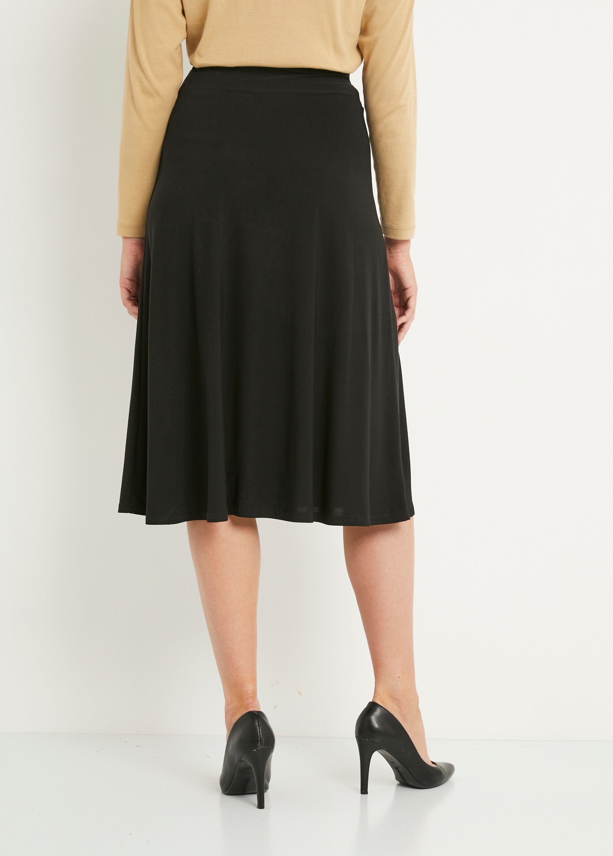 Long_plain_flared_skirt_with_elasticated_waistband_Black_DO1_slim