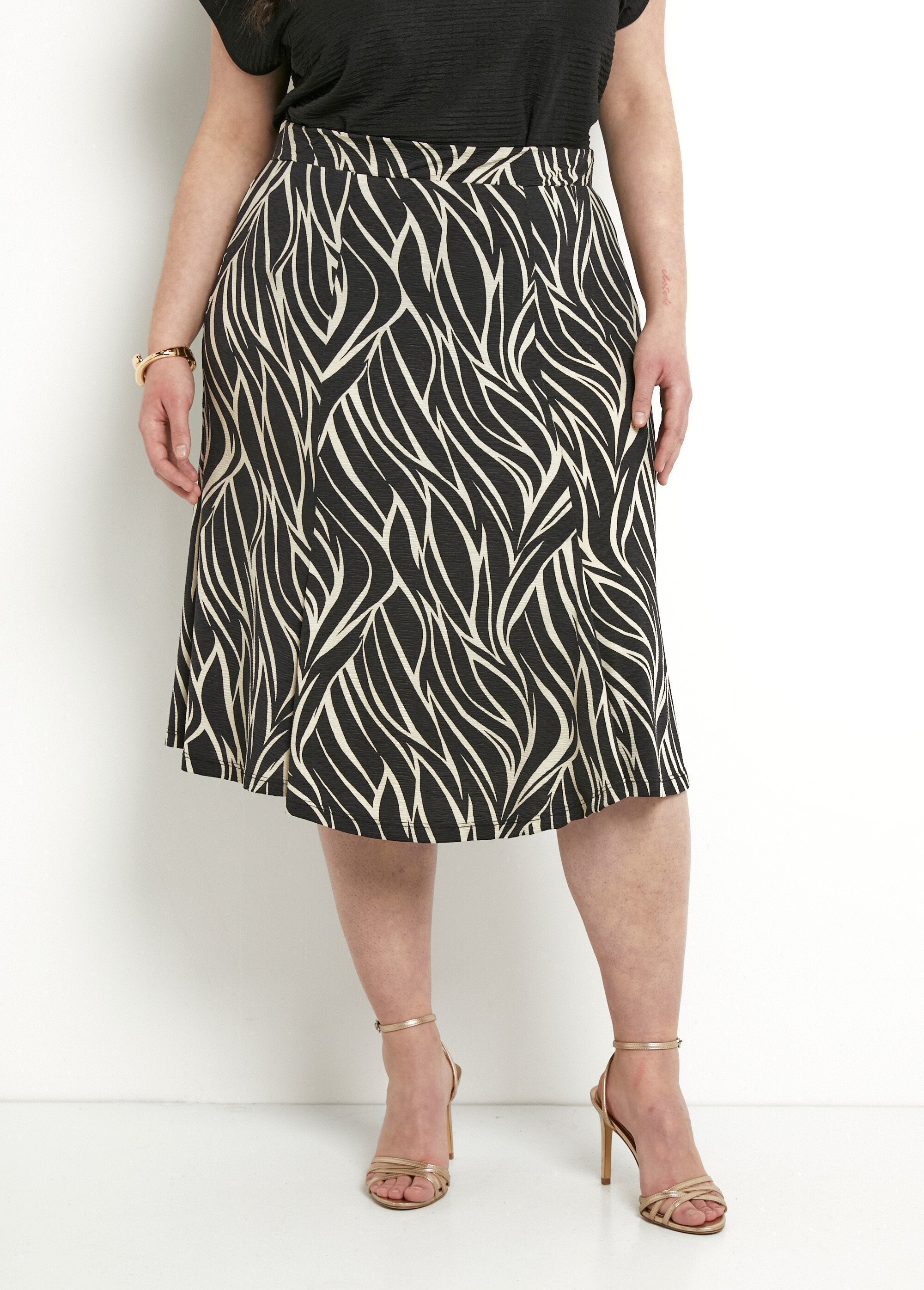 Zebra-print_flared_mid-length_skirt_with_elasticated_waistband_Beige_and_black_FA1_curvy