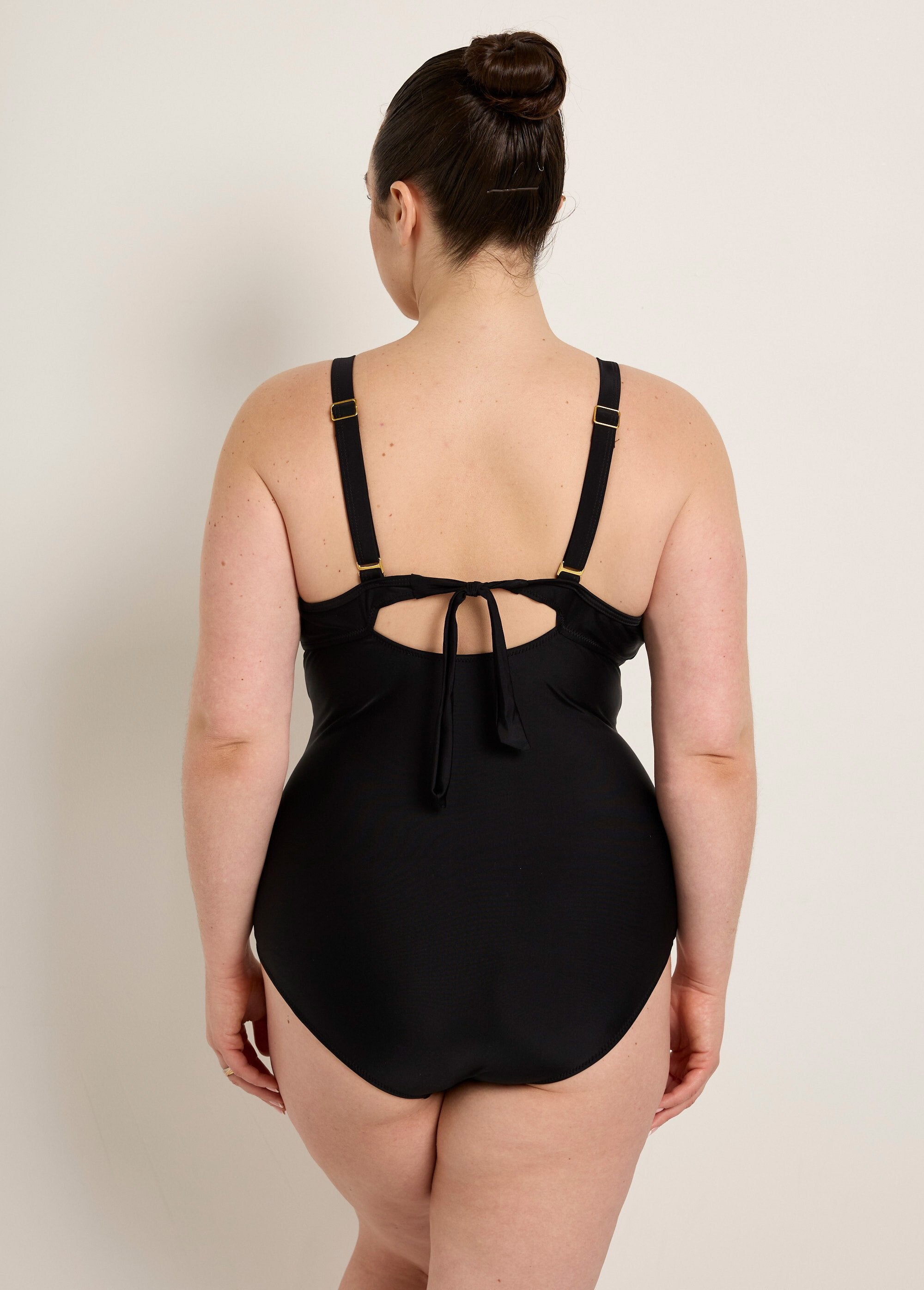 One-piece_swimsuit_with_lace_details_Black_DO1_curvy