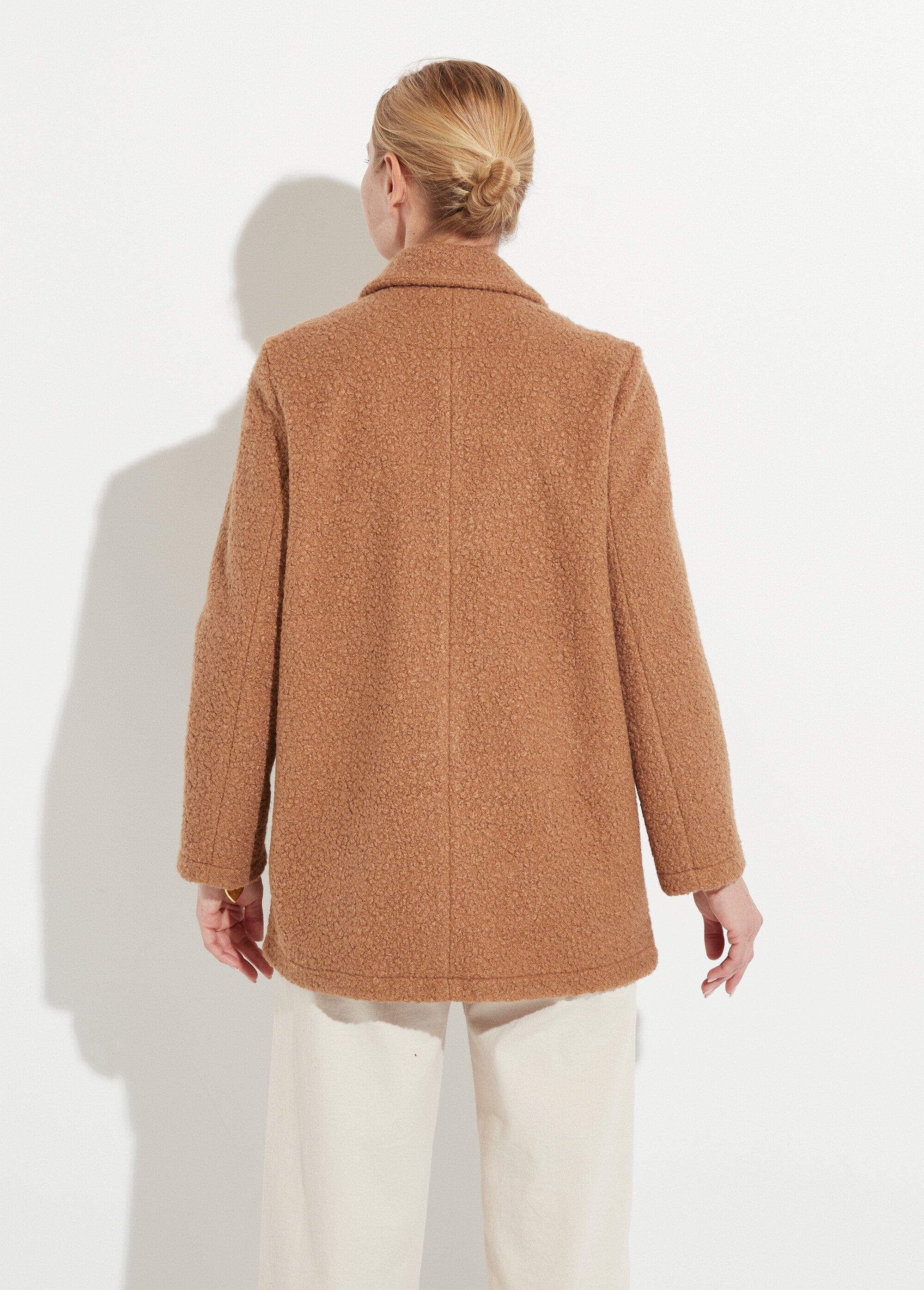 Buttoned_mid-length_French_terry_coat_camel_DO1_slim