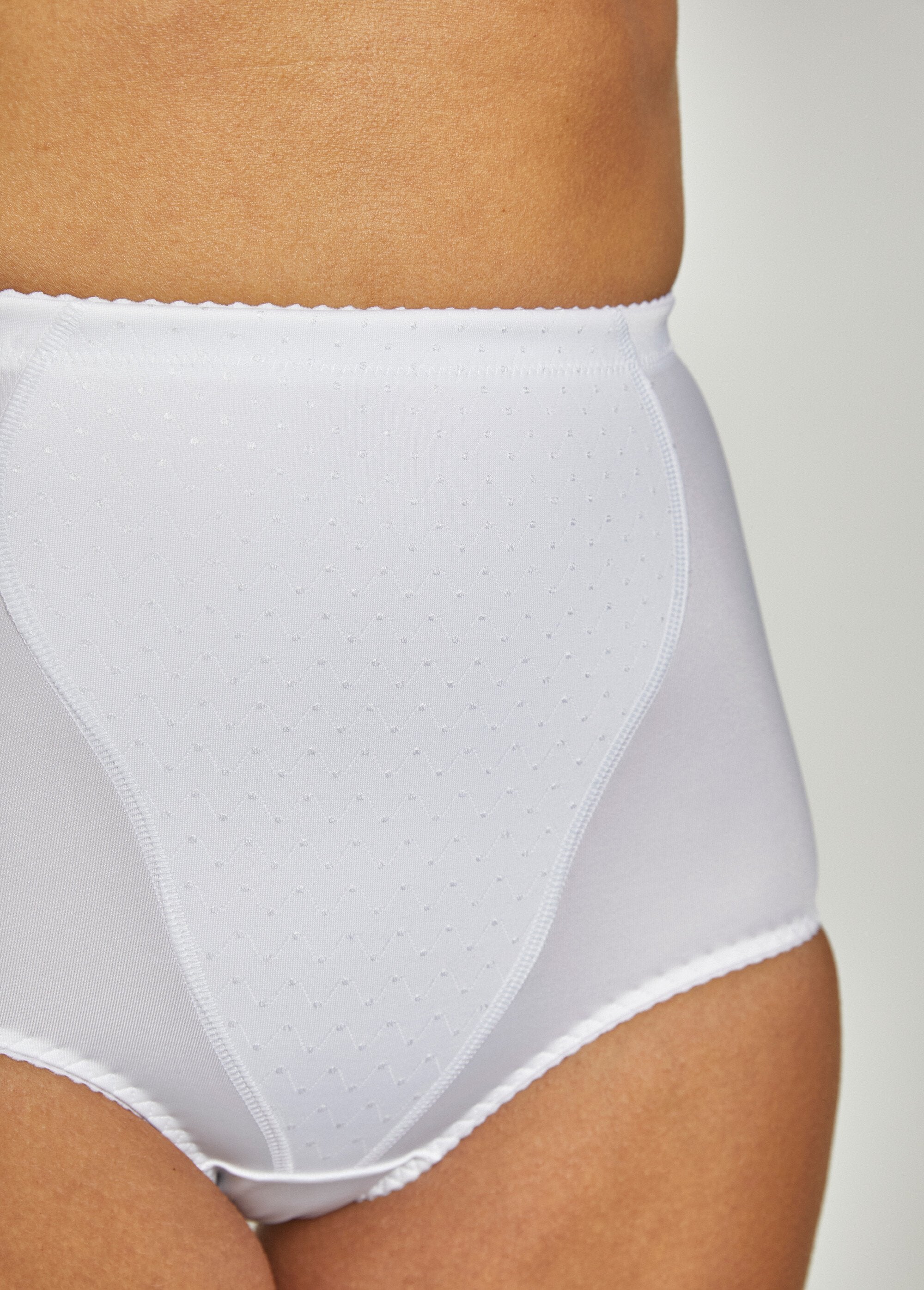 Marlene®_-_High-waisted_polka_dot_shapewear_briefs_White_DE1_slim