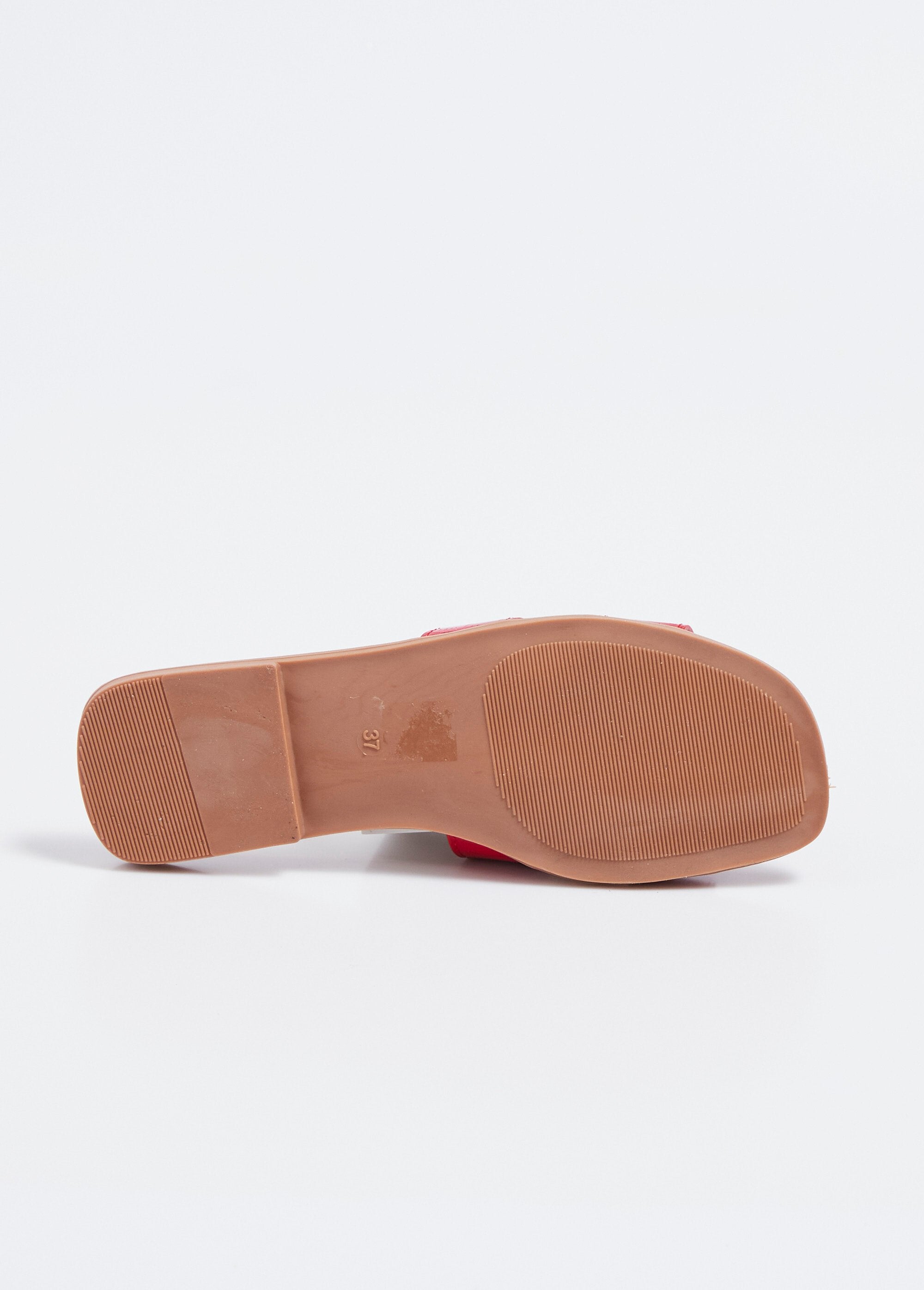 Patent_leather_flat_mules,_imitation_crocodile_Red_varnish_UN1_slim