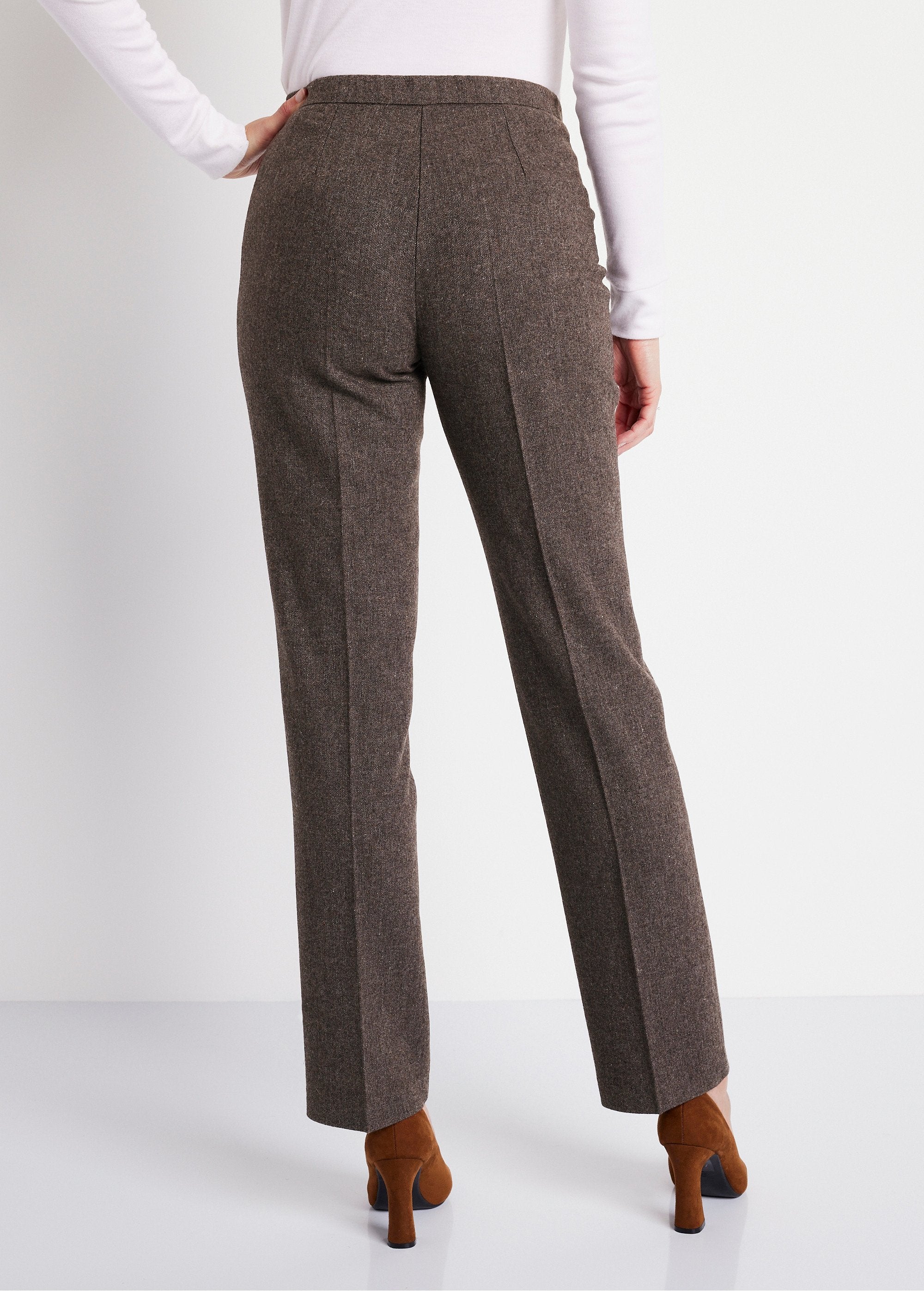 Straight_herringbone_or_heather_pants_with_70_cm_inseam_Brown_China_DO1_slim